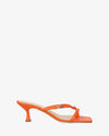 Sandalia con tacón en piel naranja