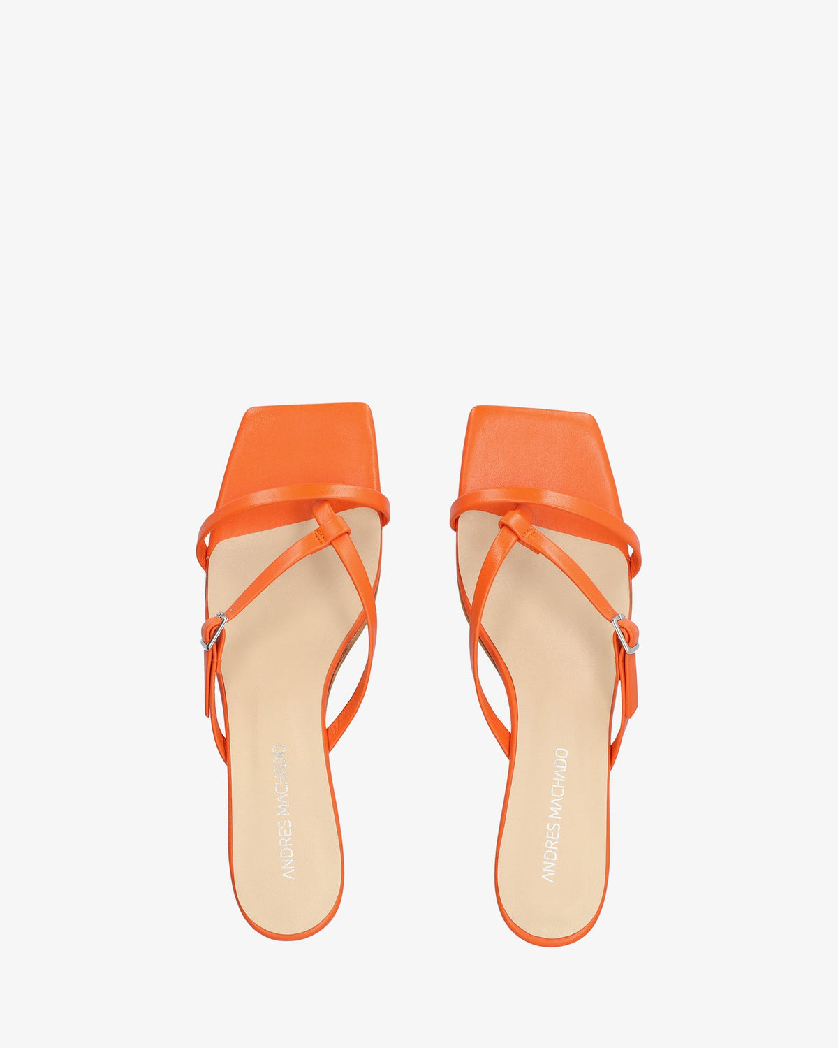 Sandalia con tacón en piel naranja