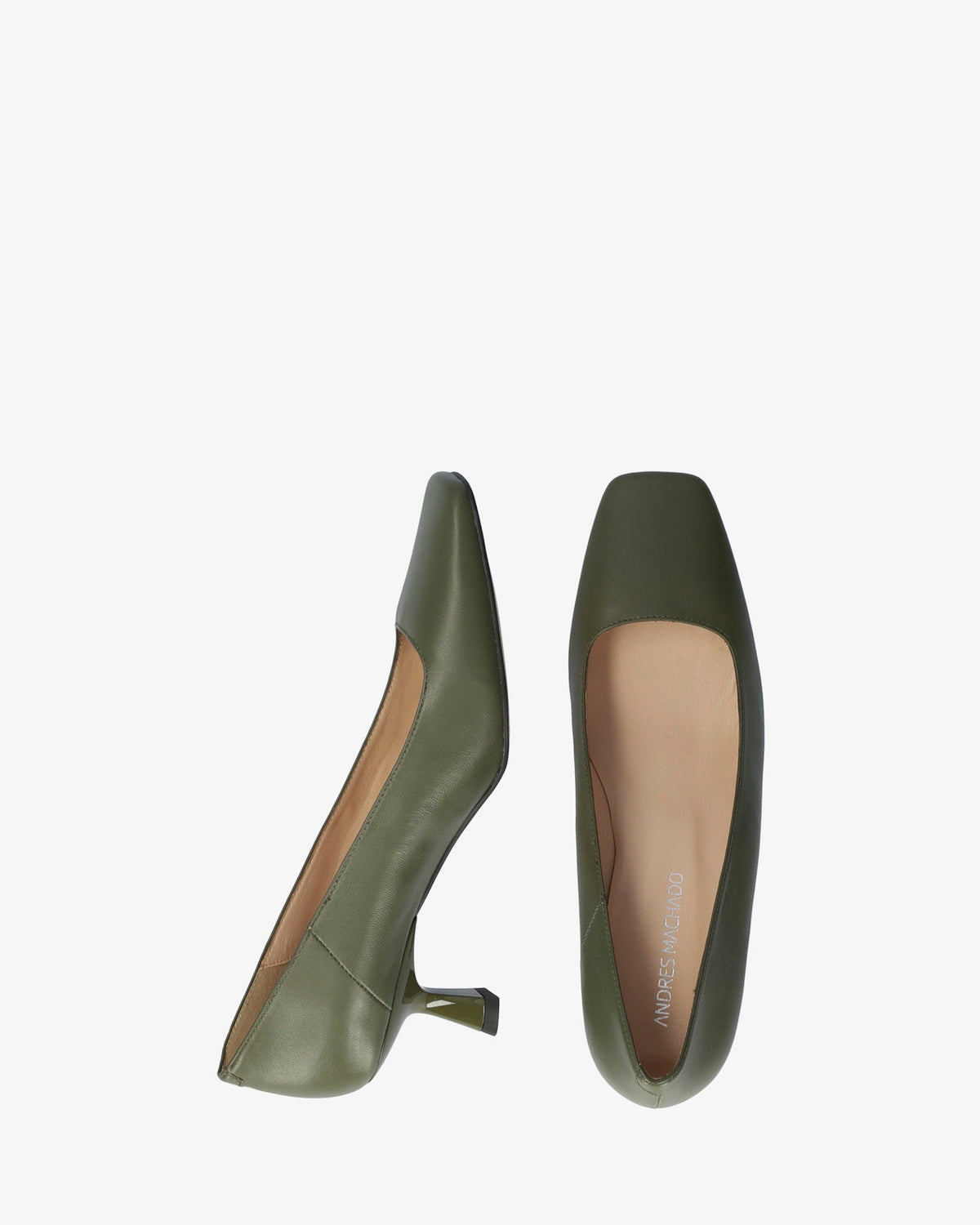 Zapato de tacón en piel de color kaki