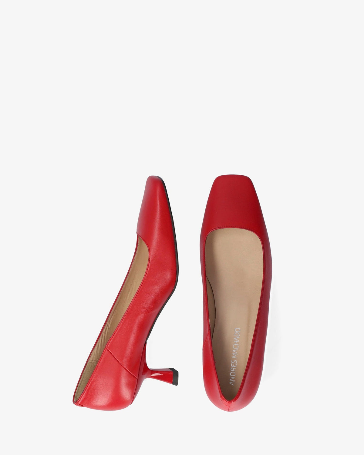 Heeled shoes in red leather