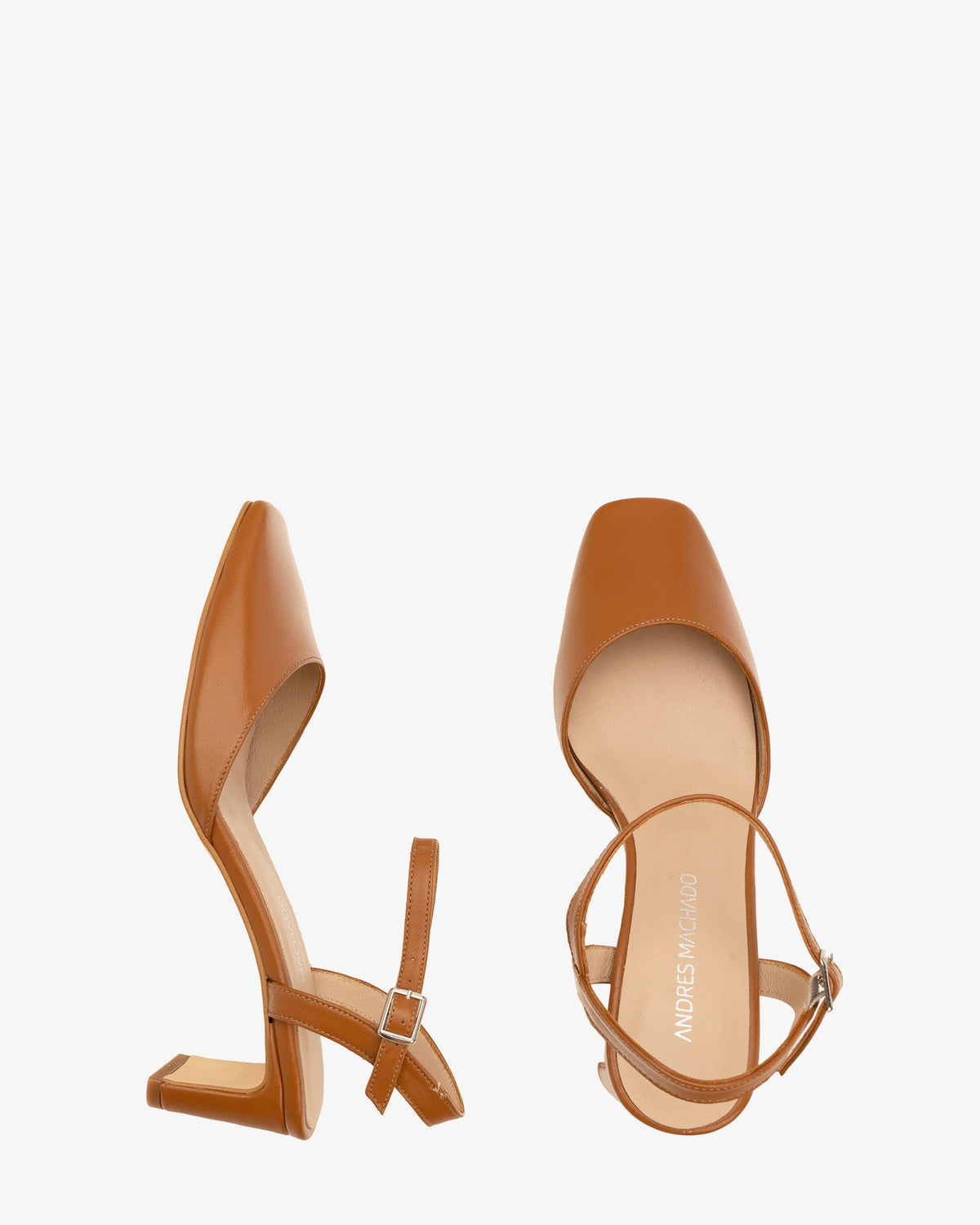 Slingback pump in leather.