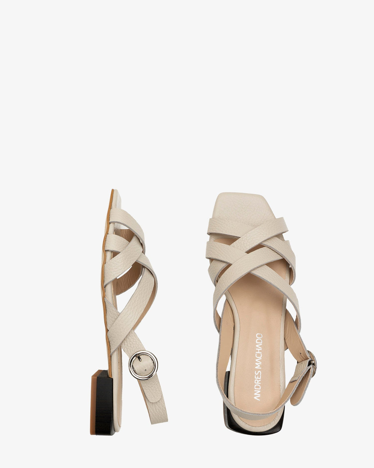 Sandalia en piel grabada beige