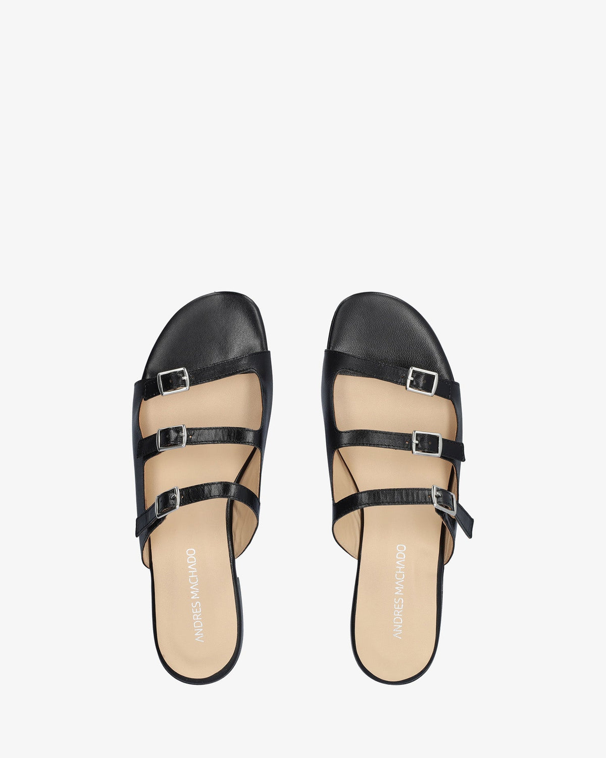 Sandalia plana en piel negro