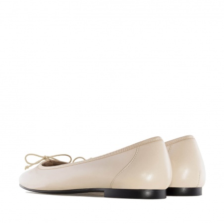 Ballet Flats in Beige Leather