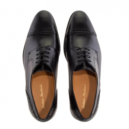 Lace-up Shoes in Black Leather