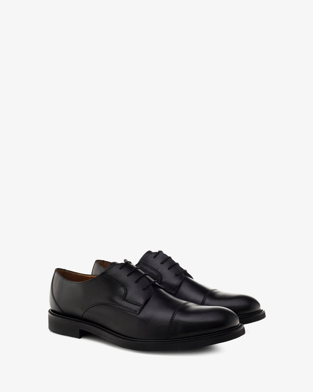 Zapato de piel color negro