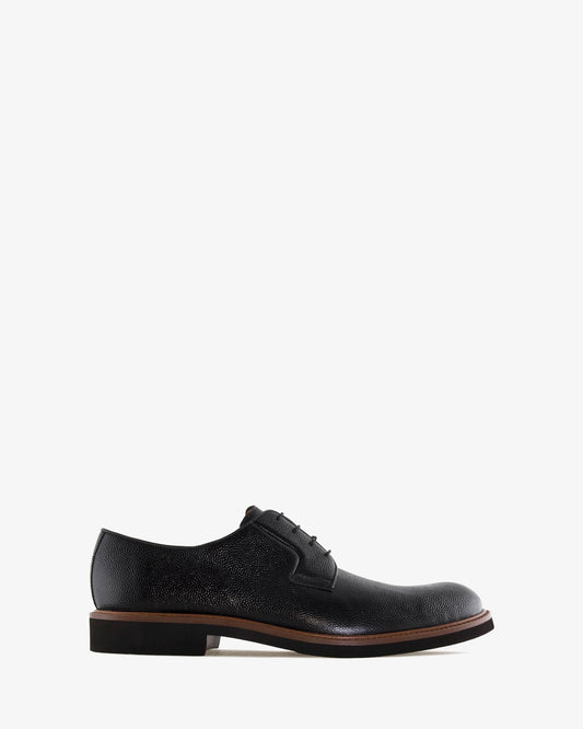 Zapato de piel color negro