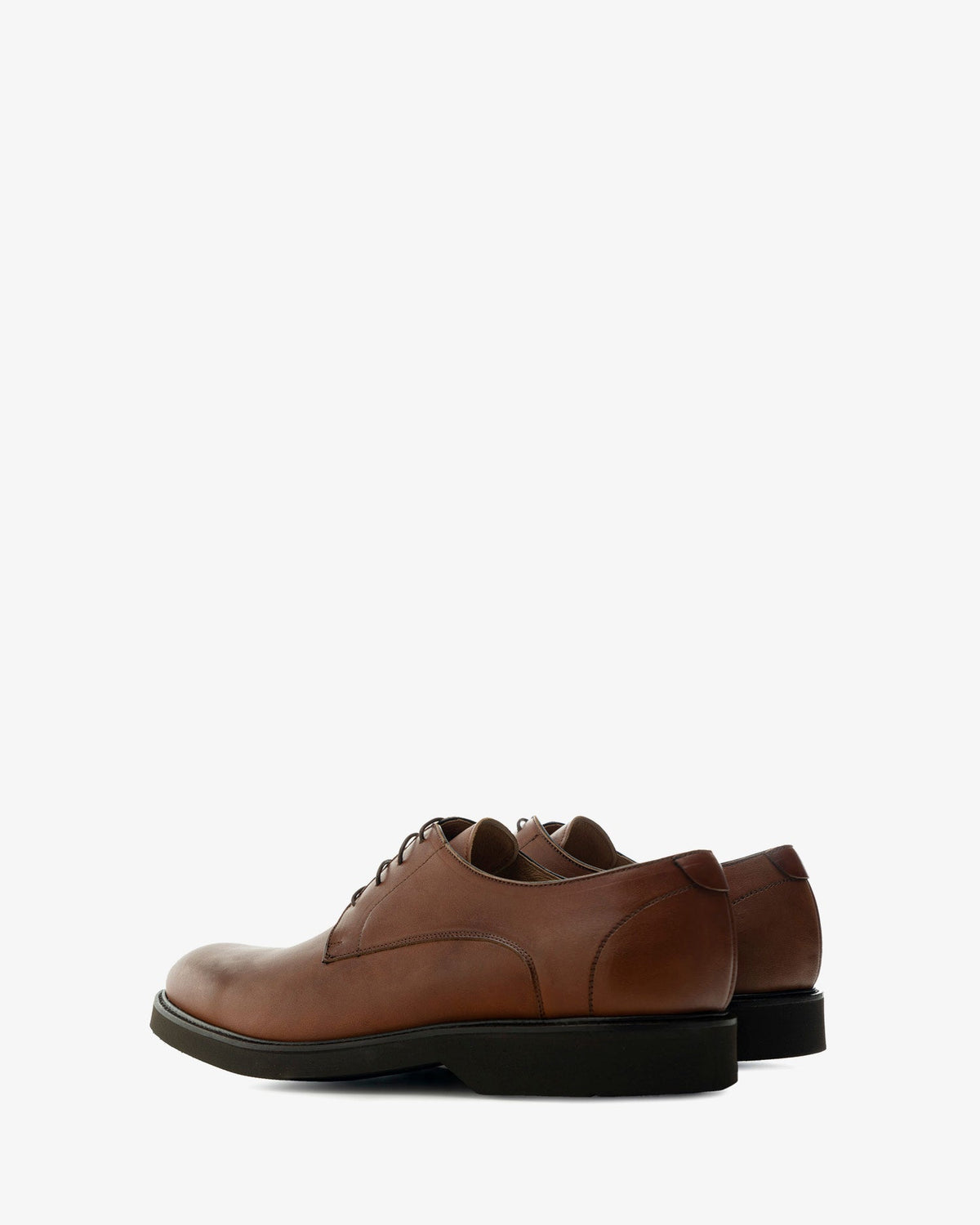 Zapatos estilo oxford en cuero de color caoba