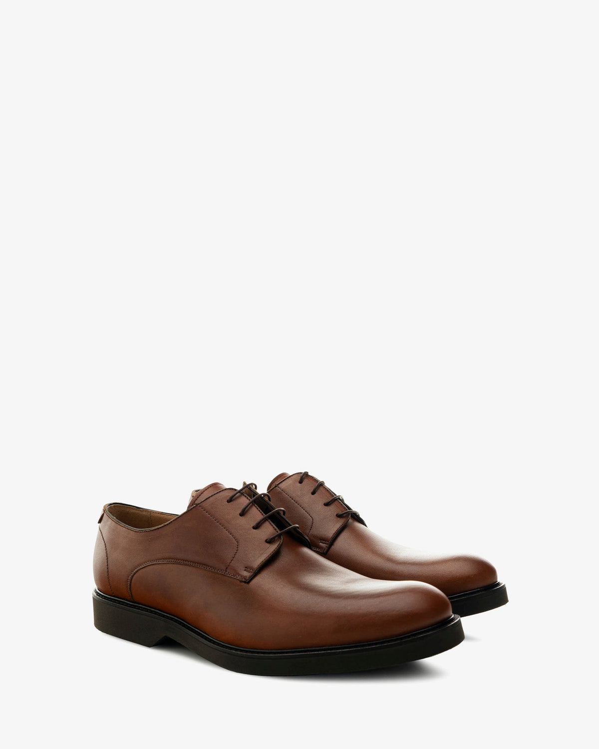 Zapatos estilo oxford en cuero de color caoba