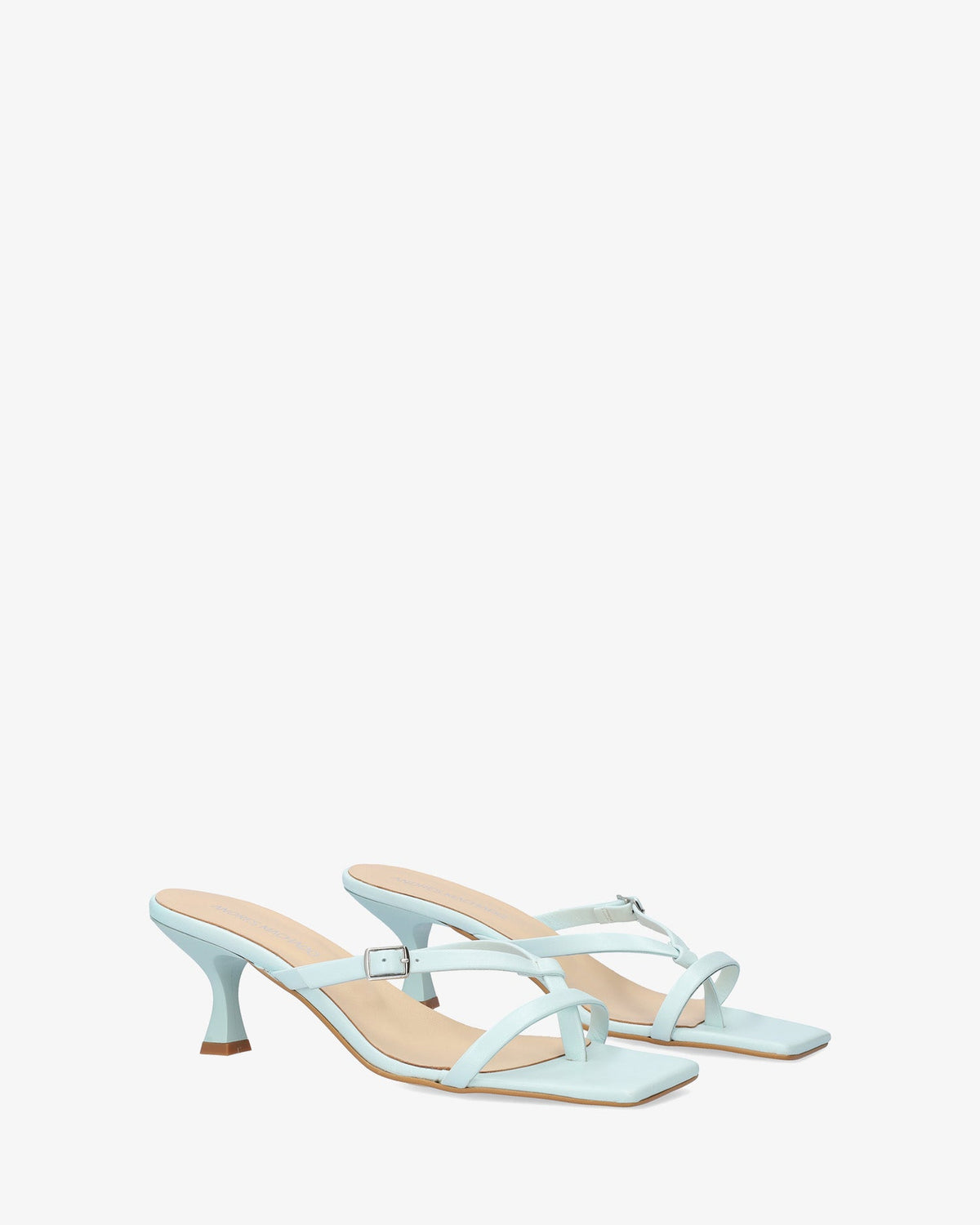 Sandalia con tacón en piel azul