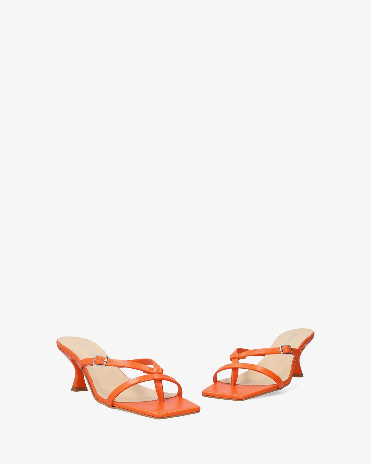 Sandalia con tacón en piel naranja