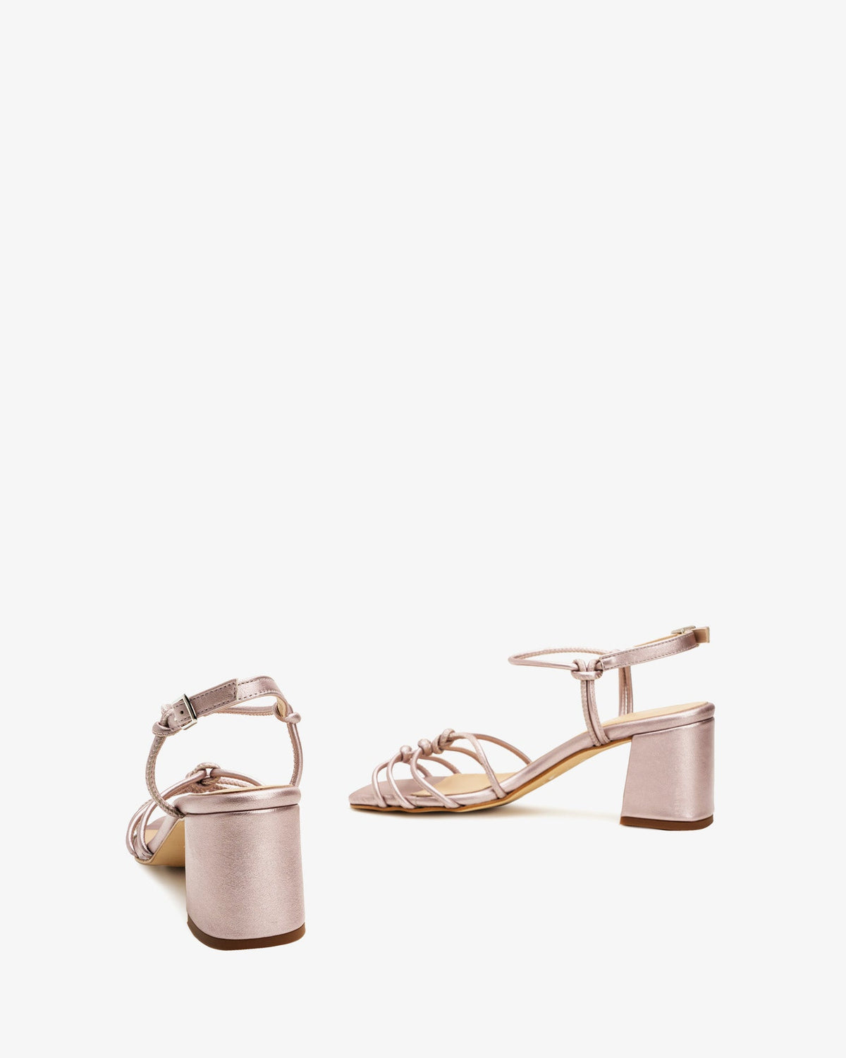 Sandalias nudos piel rosa metalizado