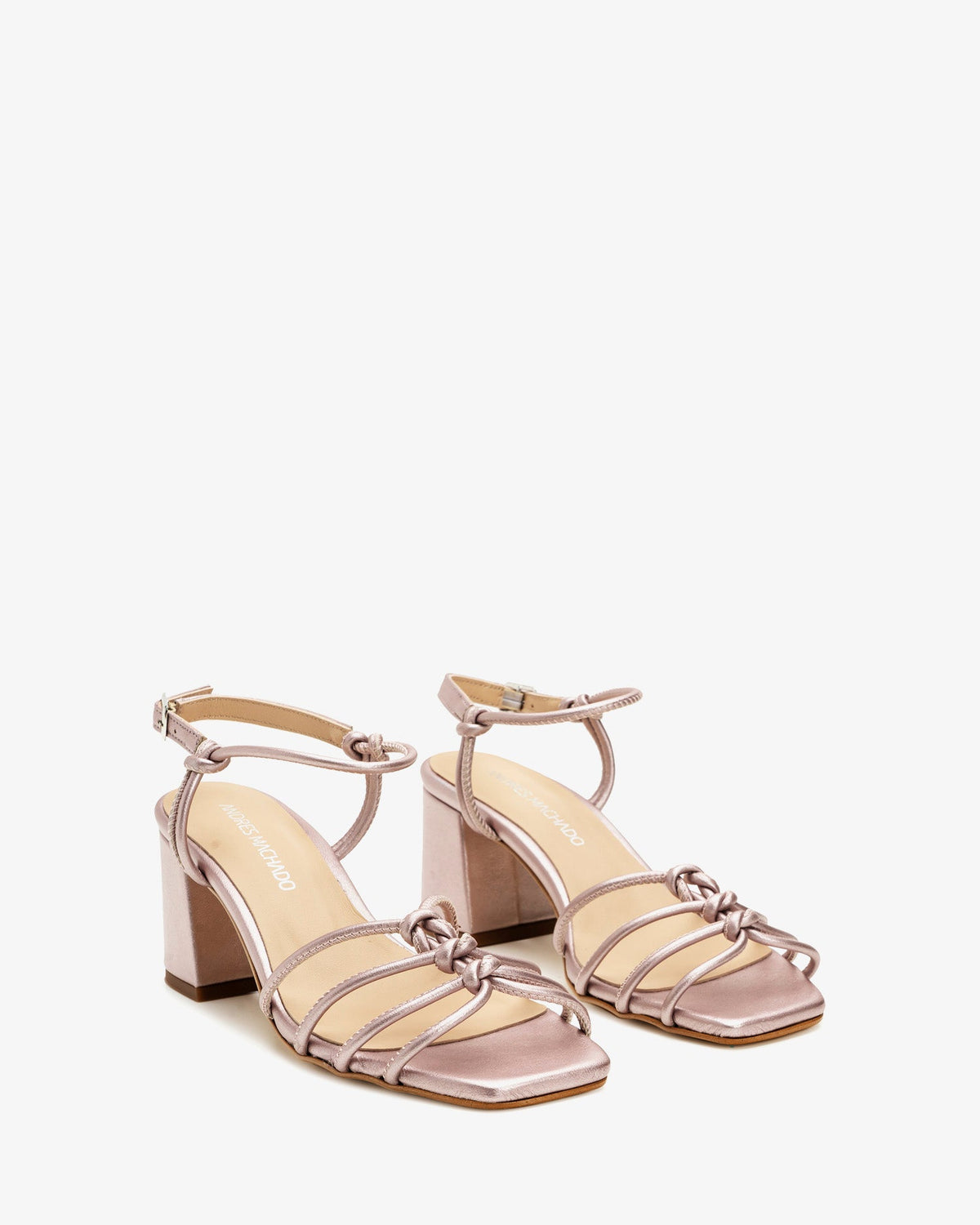 Sandalias nudos piel rosa metalizado