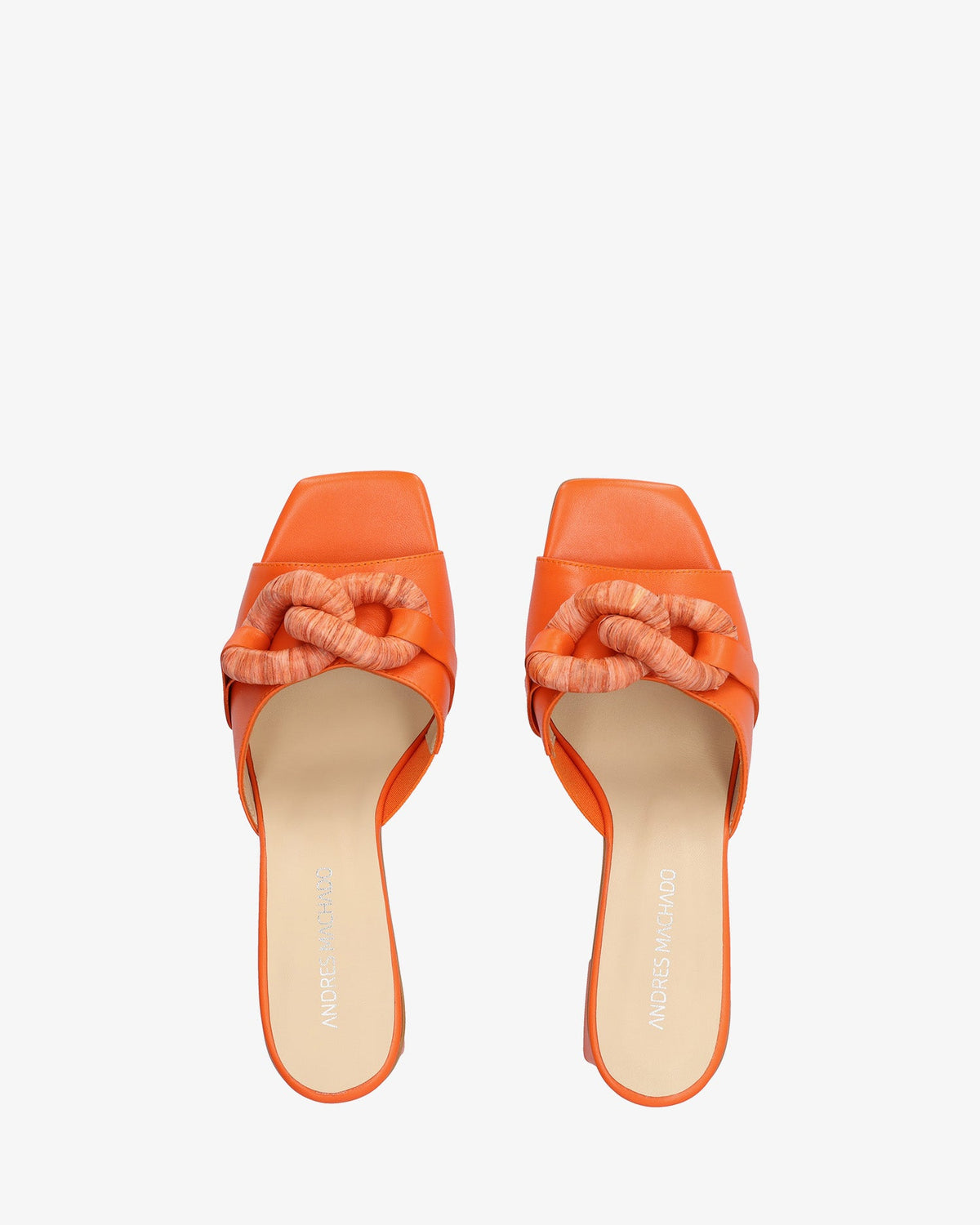 Sandalia con tacón en piel naranja