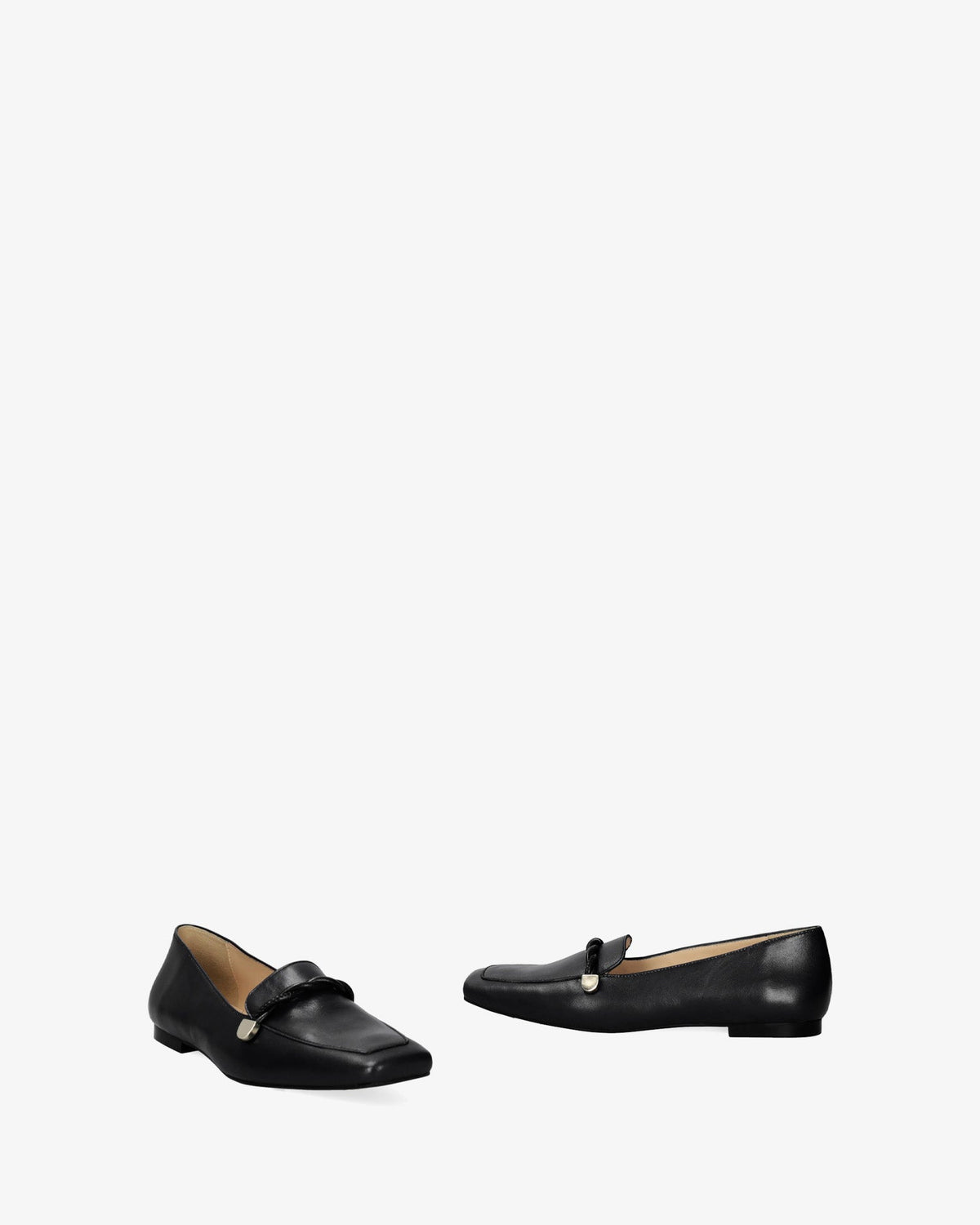 Mocasín piel de color negro