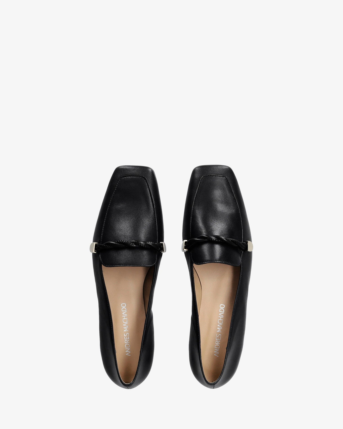 Mocasín piel de color negro