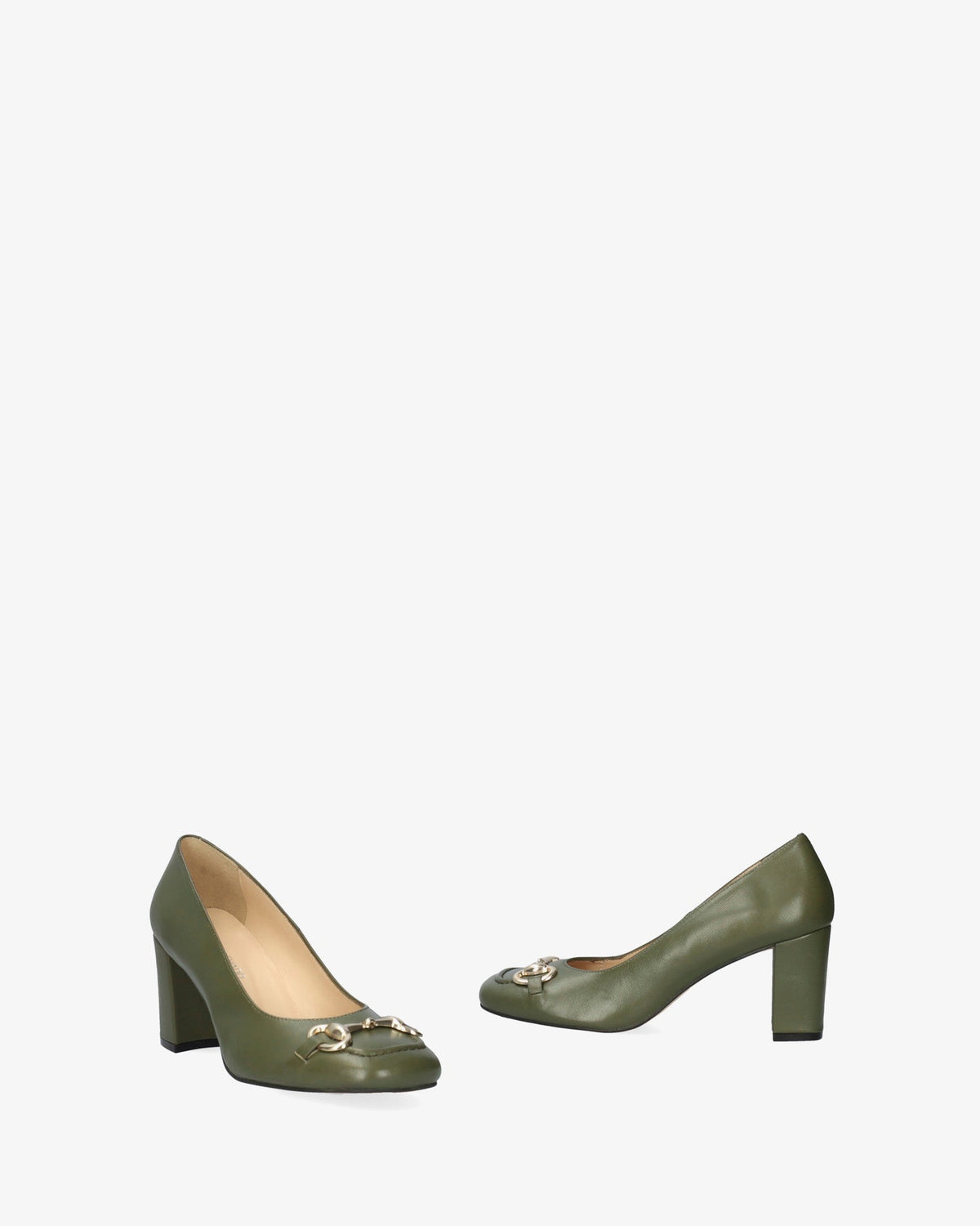 Zapato tacón en piel kaki de estilo vintage
