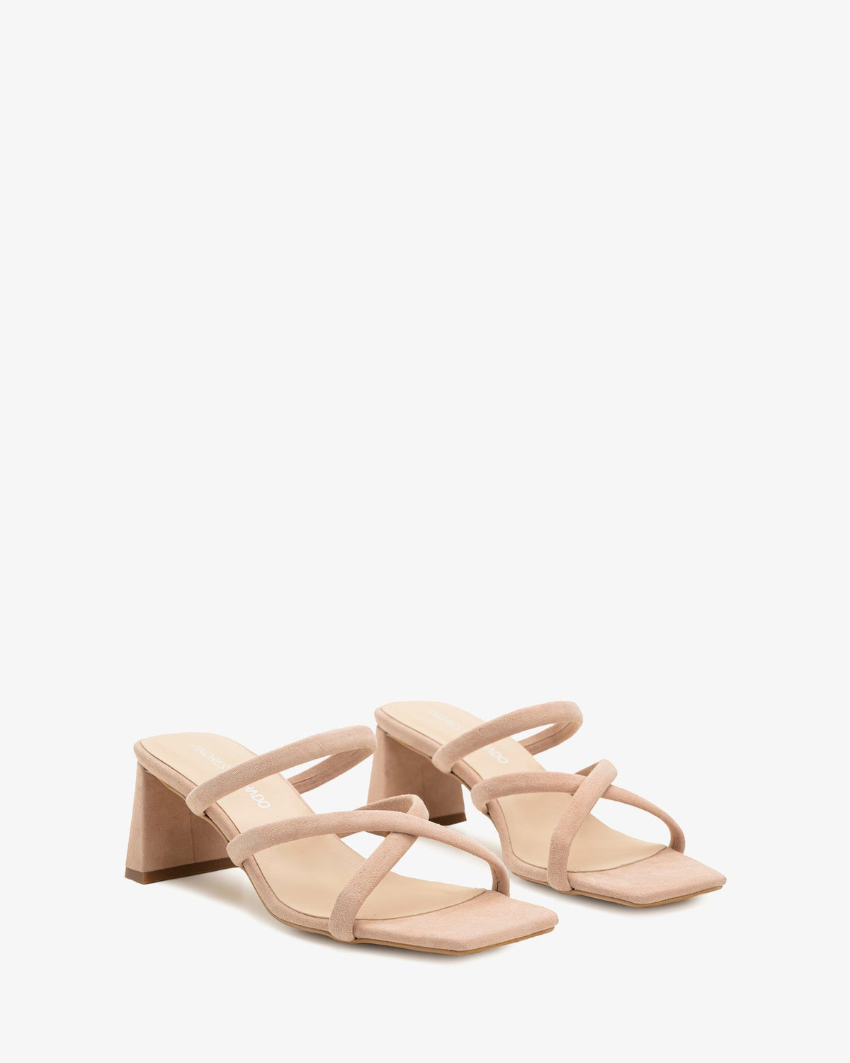 Mule de tacón en ante beige punta cuadrada