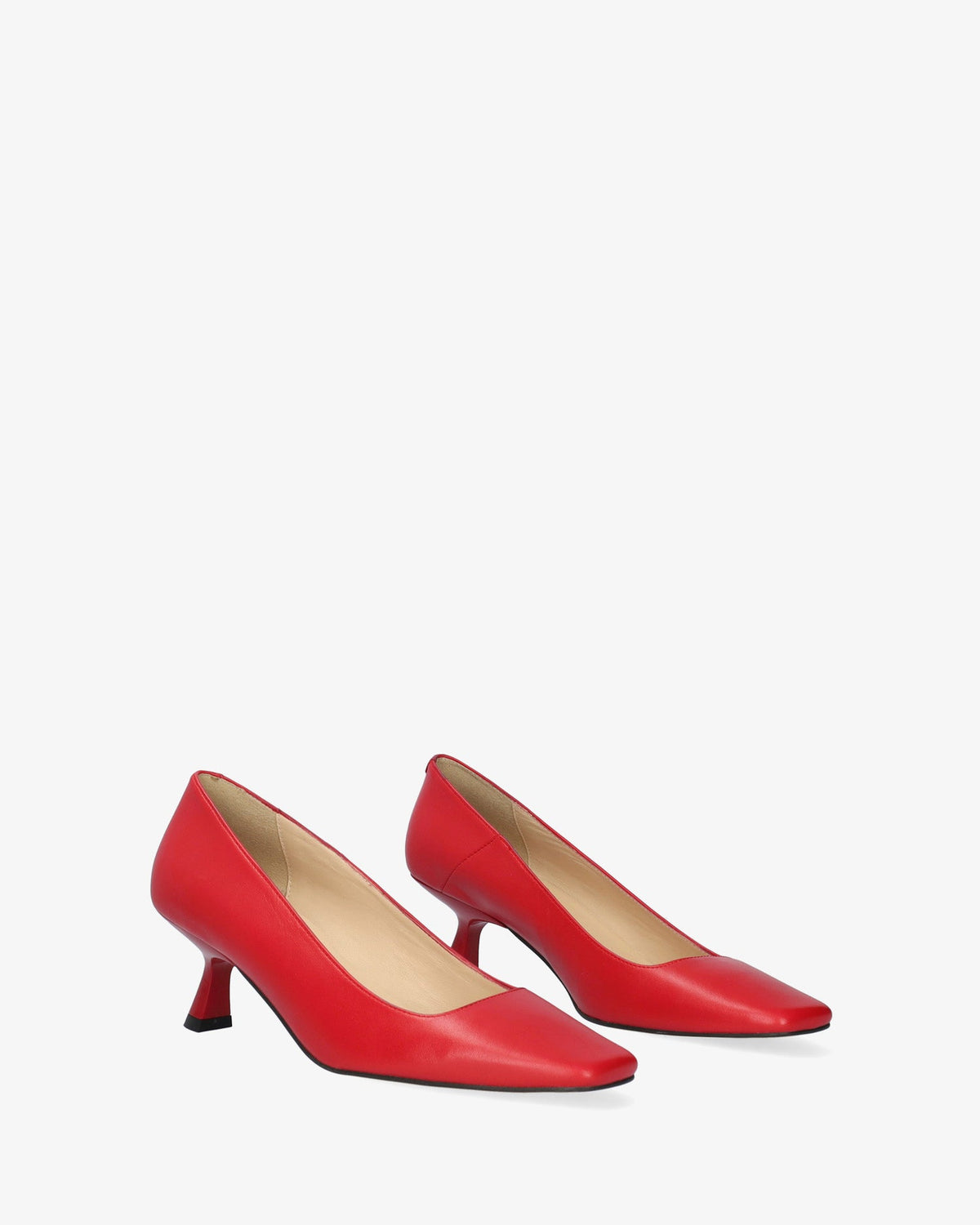Heeled shoes in red leather