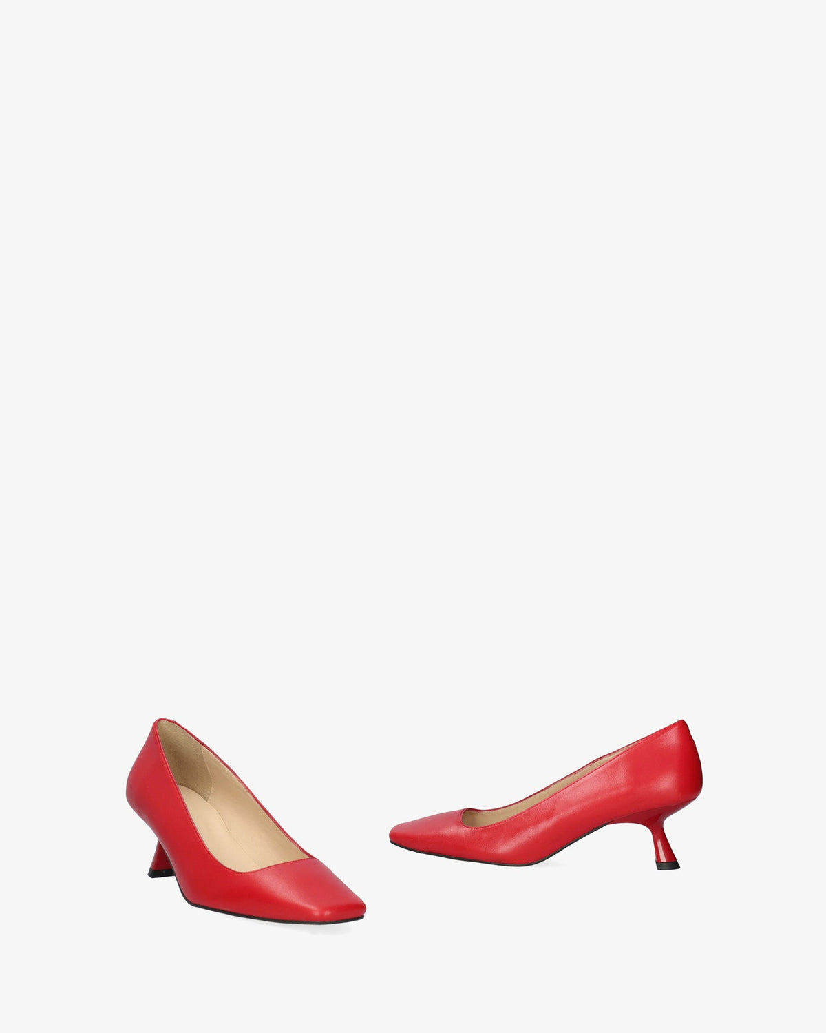 Heeled shoes in red leather