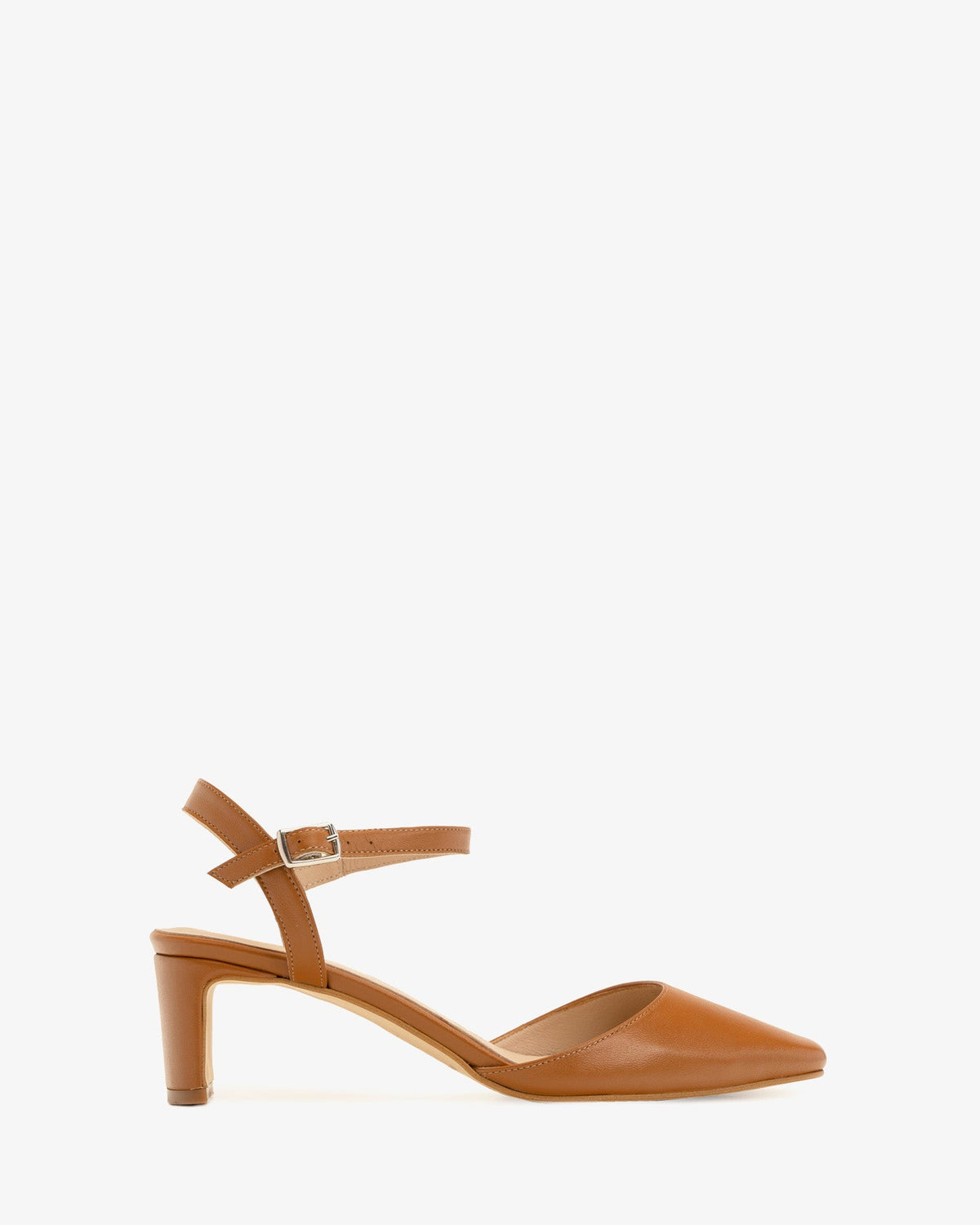 Slingback pump in leather.