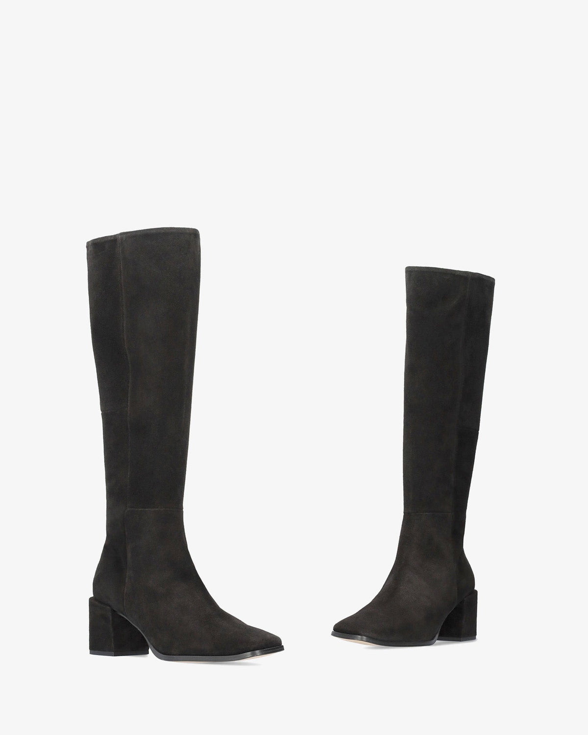 Bota alta en piel de color negro