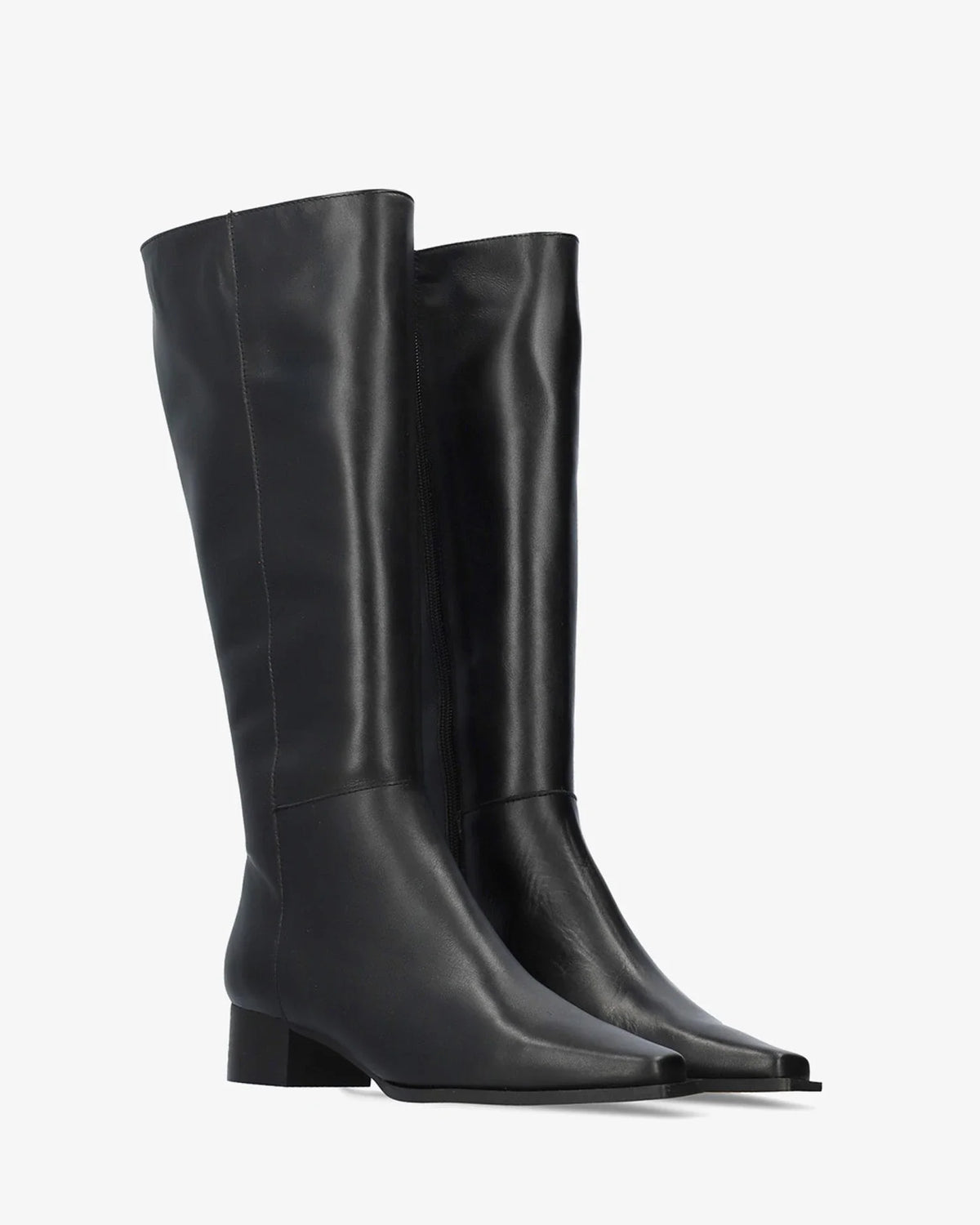Bota alta de piel negro