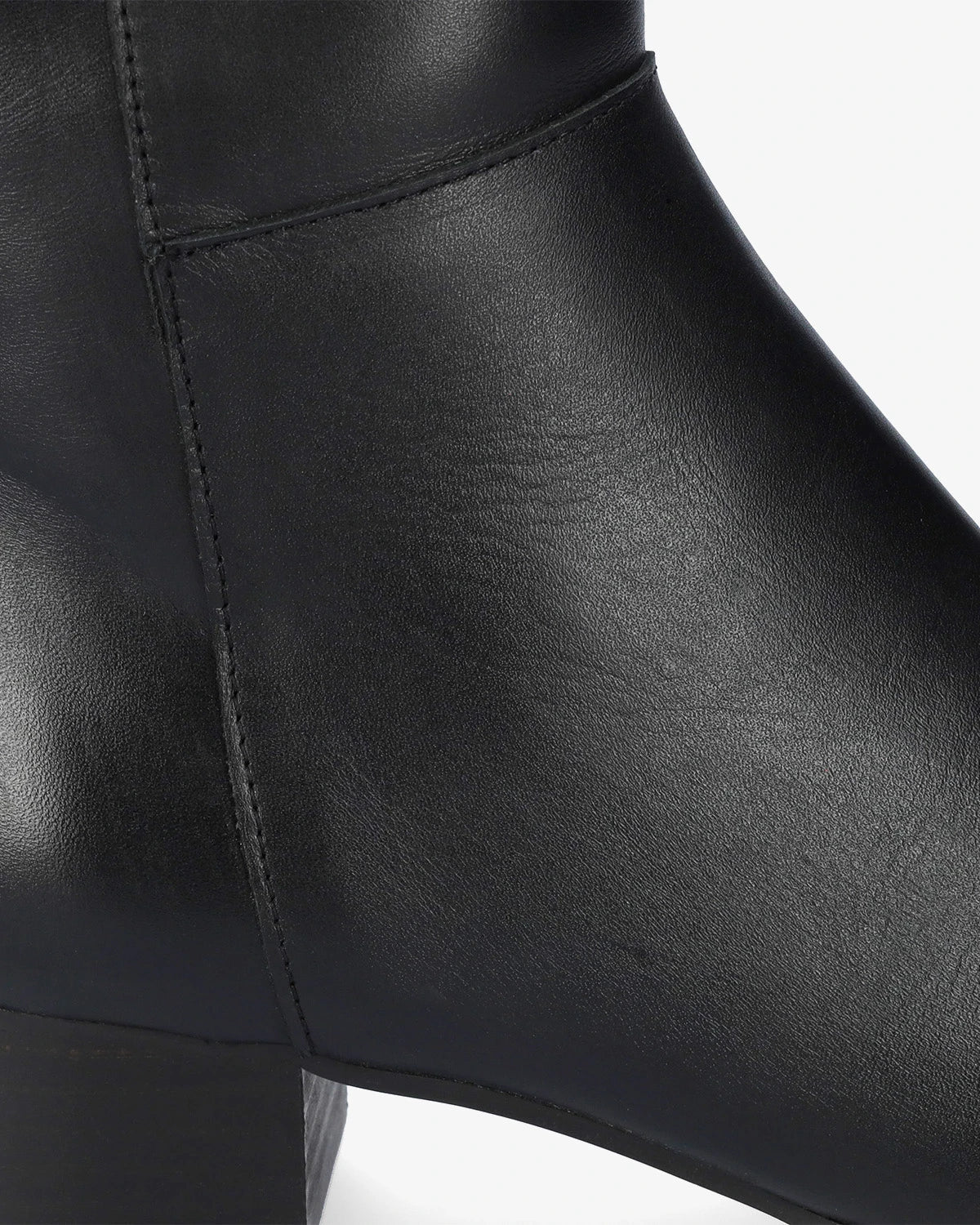 Bota alta de piel negro
