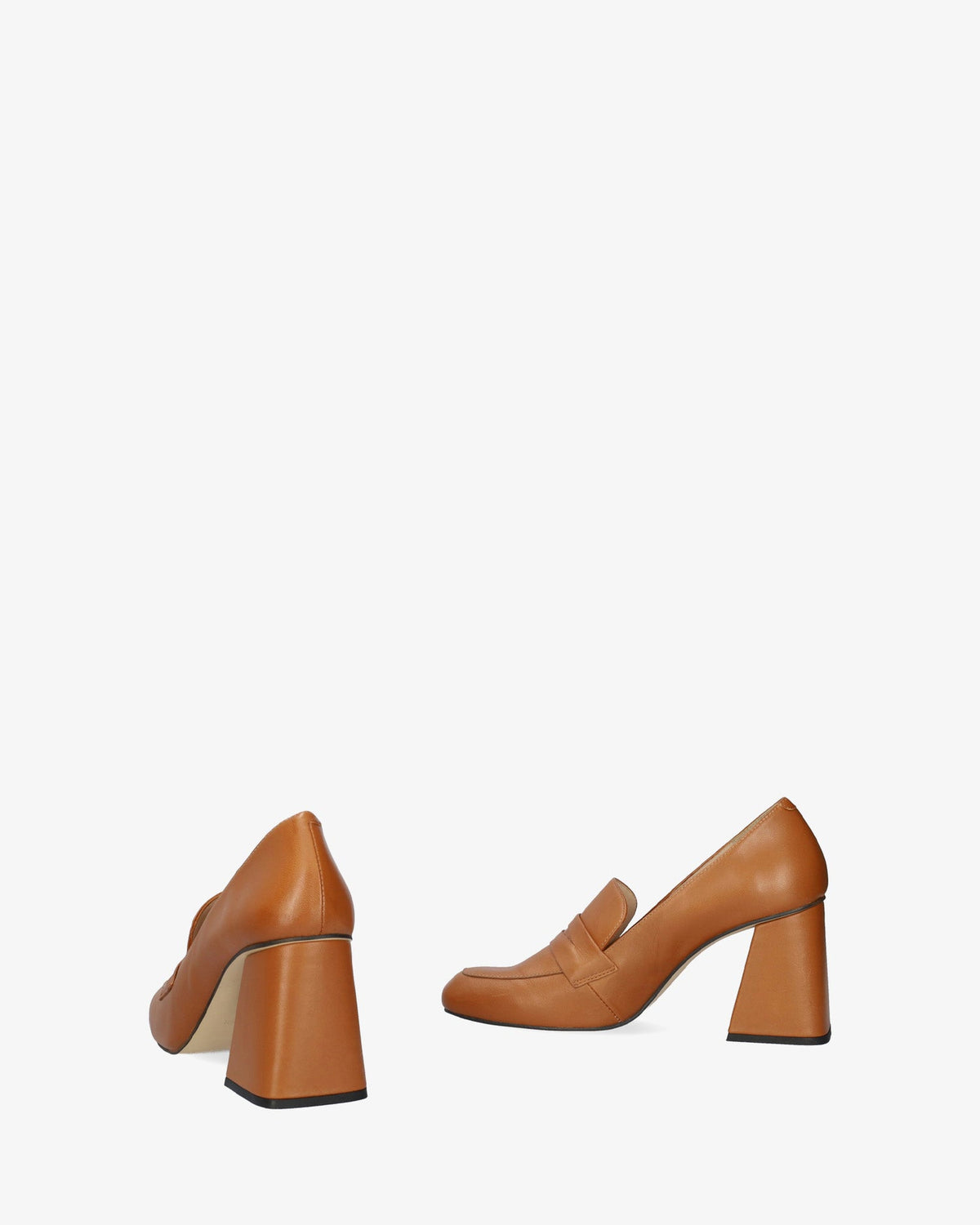 Heeled loafers in brown leather