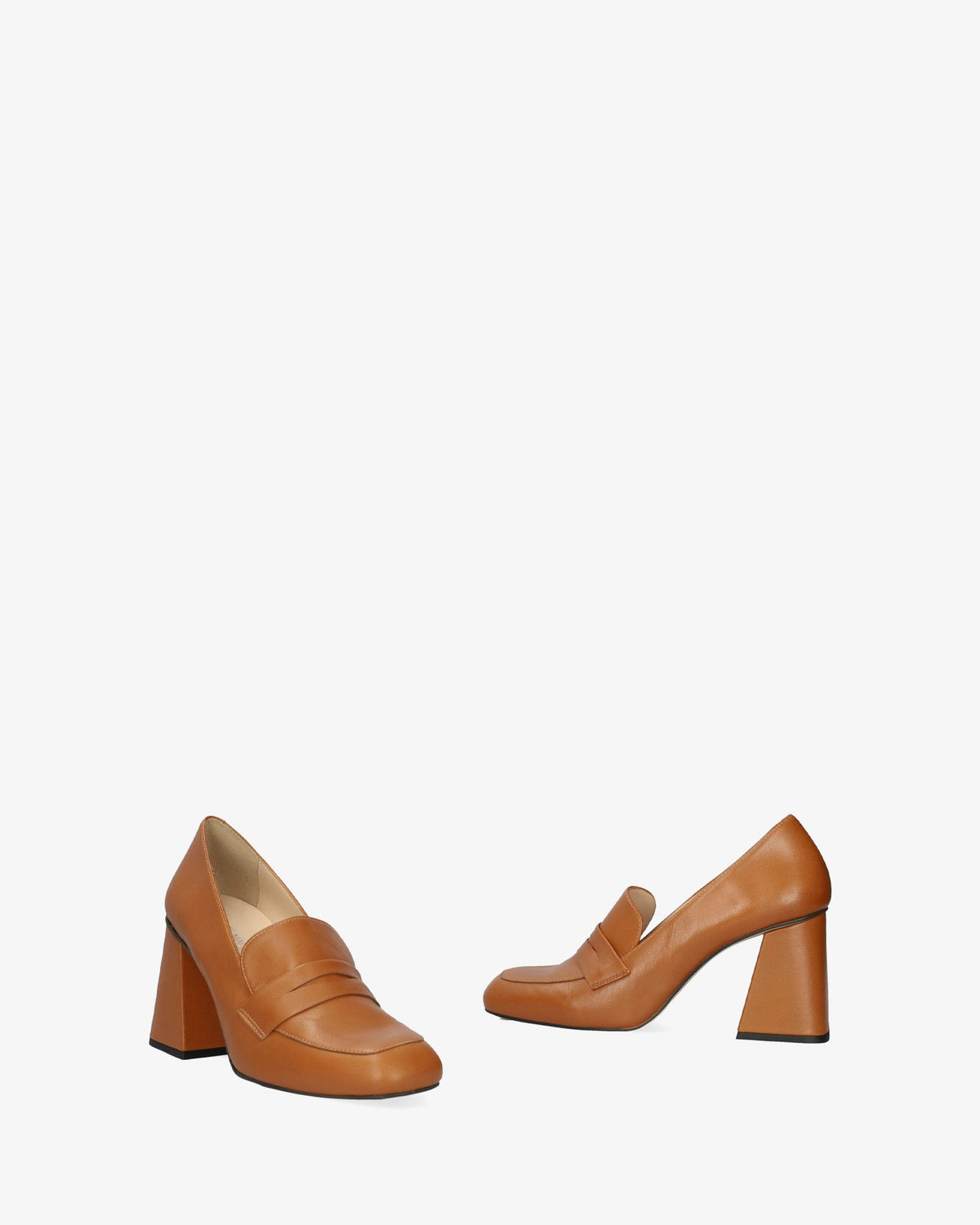Heeled loafers in brown leather