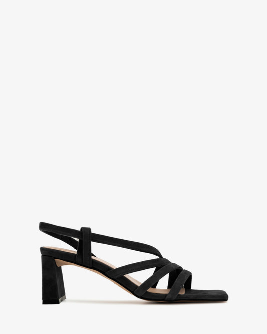 Sandalias tiras en ante negro punta cuadrada
