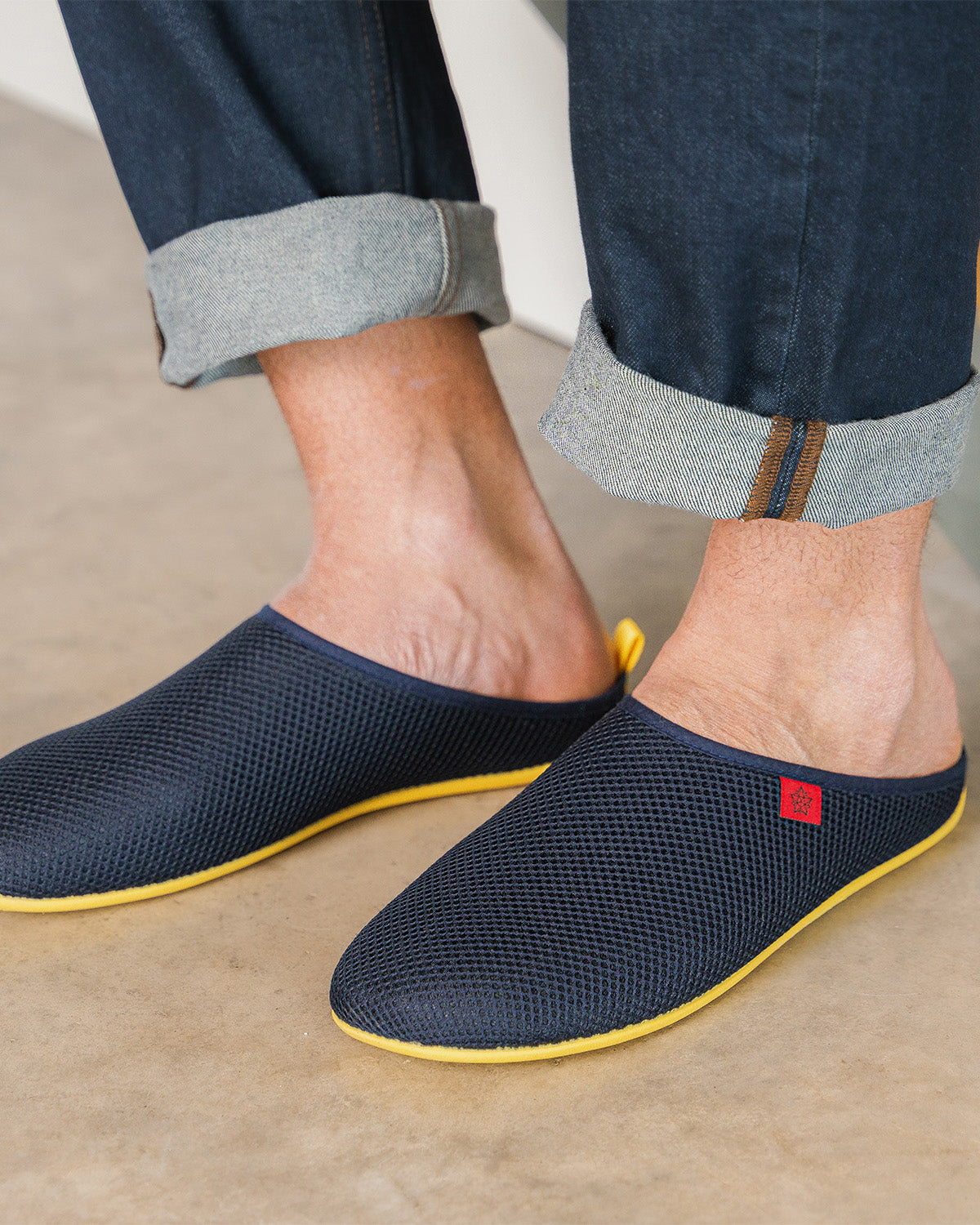 Unisex sneakers in navy mesh