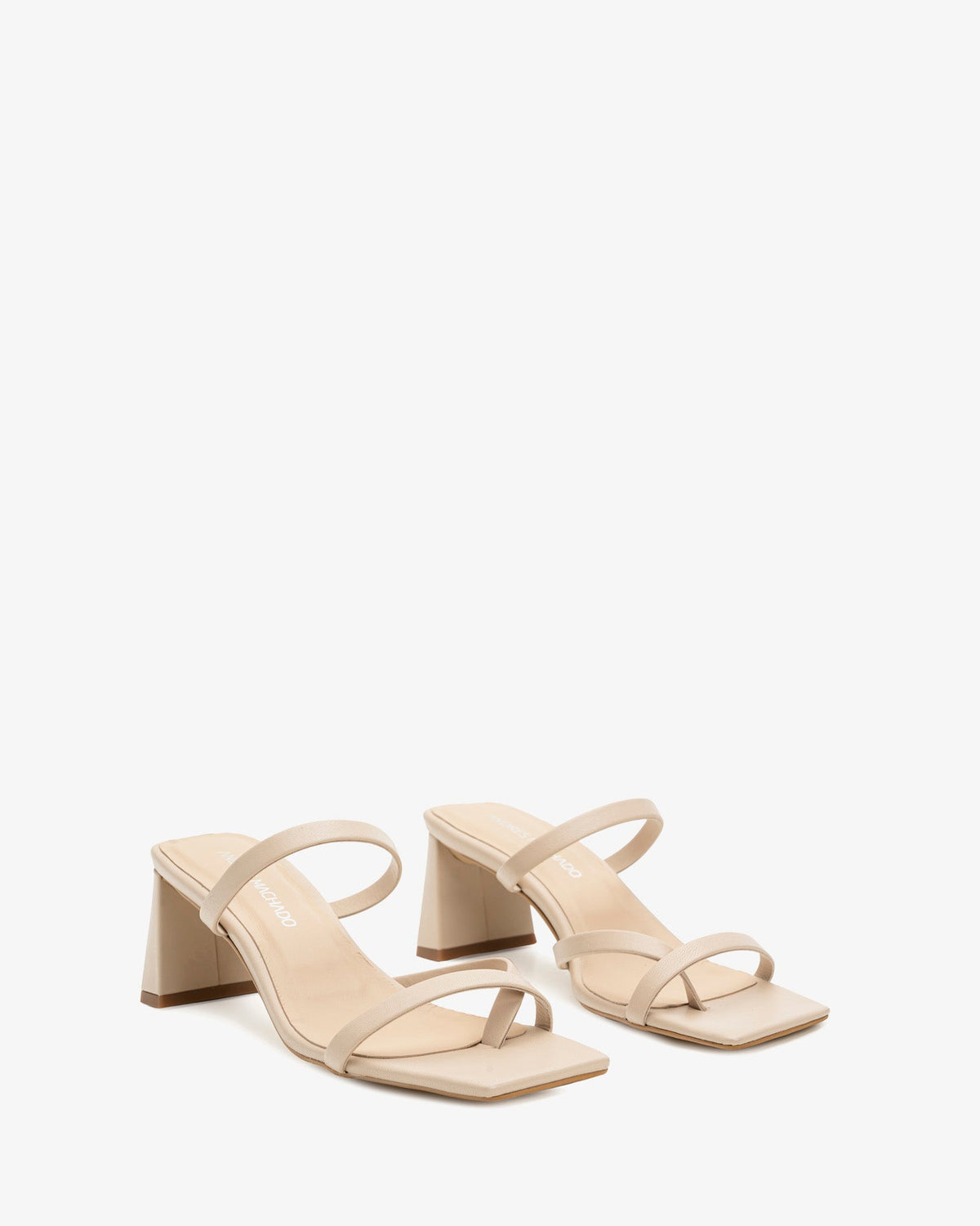 Mule de tacón en piel de color beige punta cuadrada
