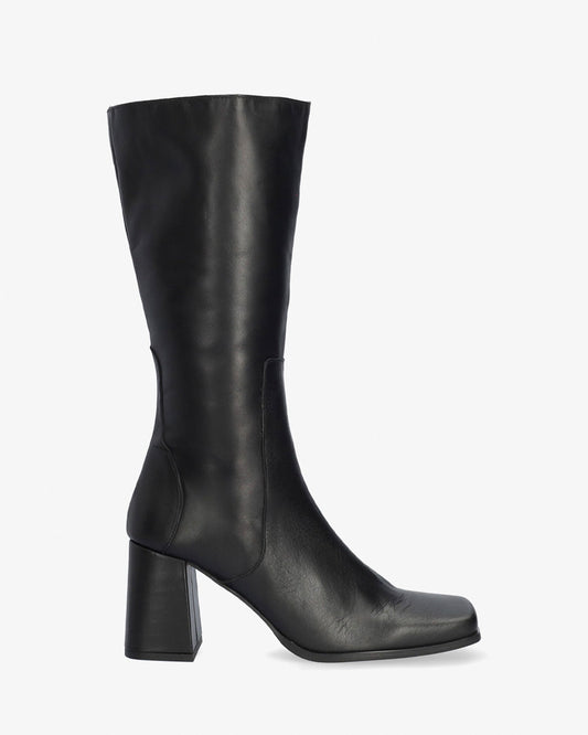 High boots in black leather
