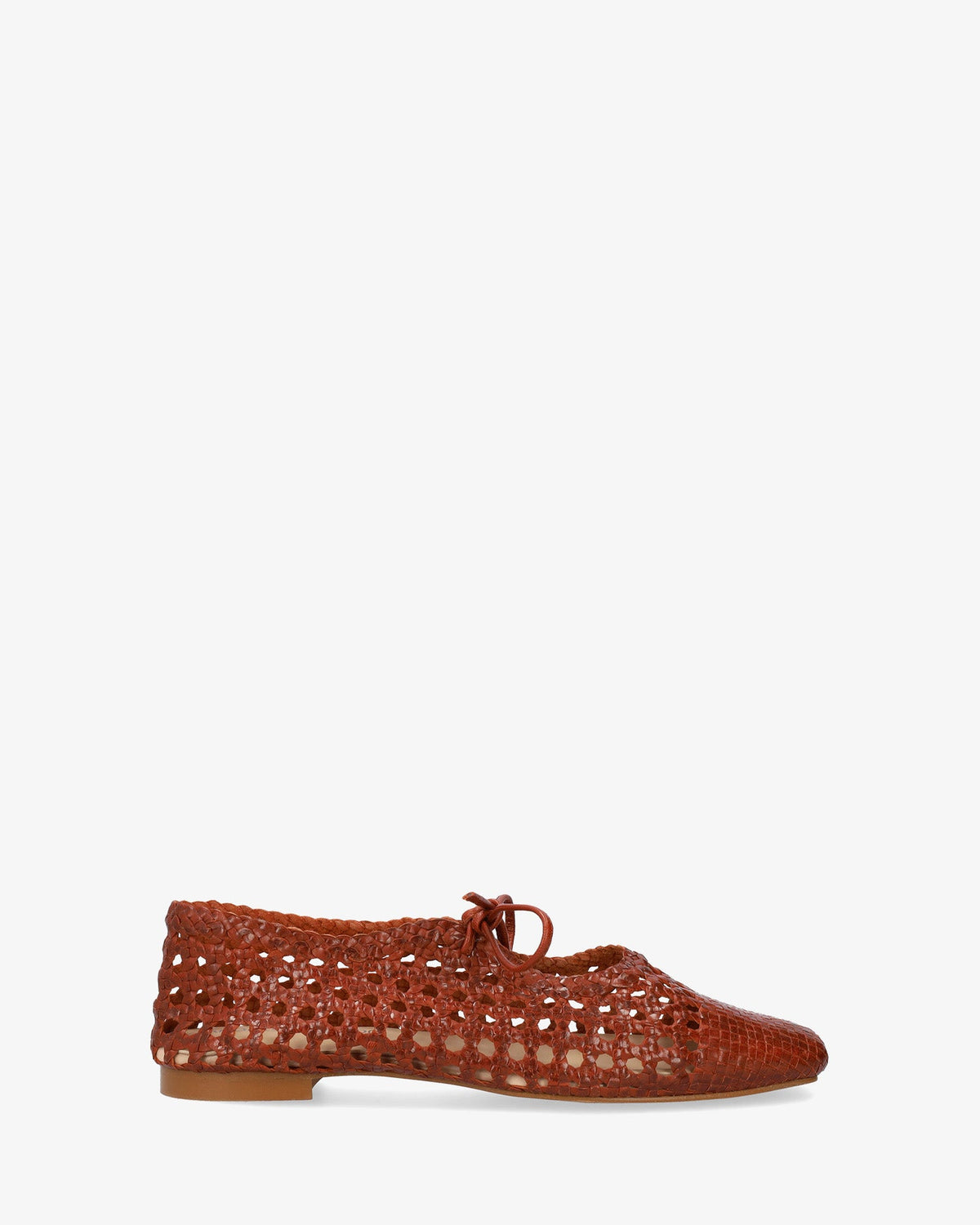 Flat shoes with a terracotta-colored mesh pattern