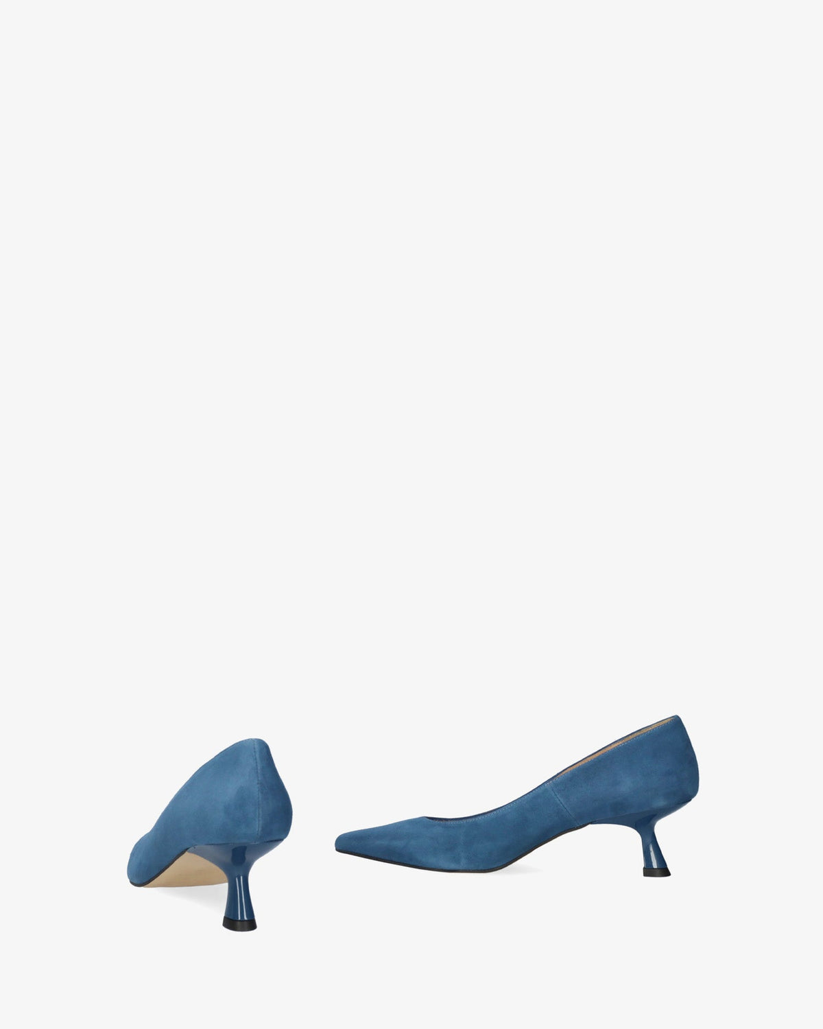 Heeled shoes in blue suede