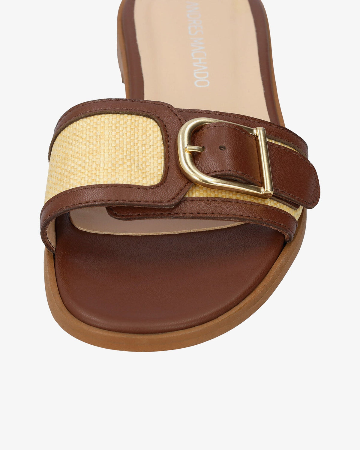 Flat sandal in brown leather