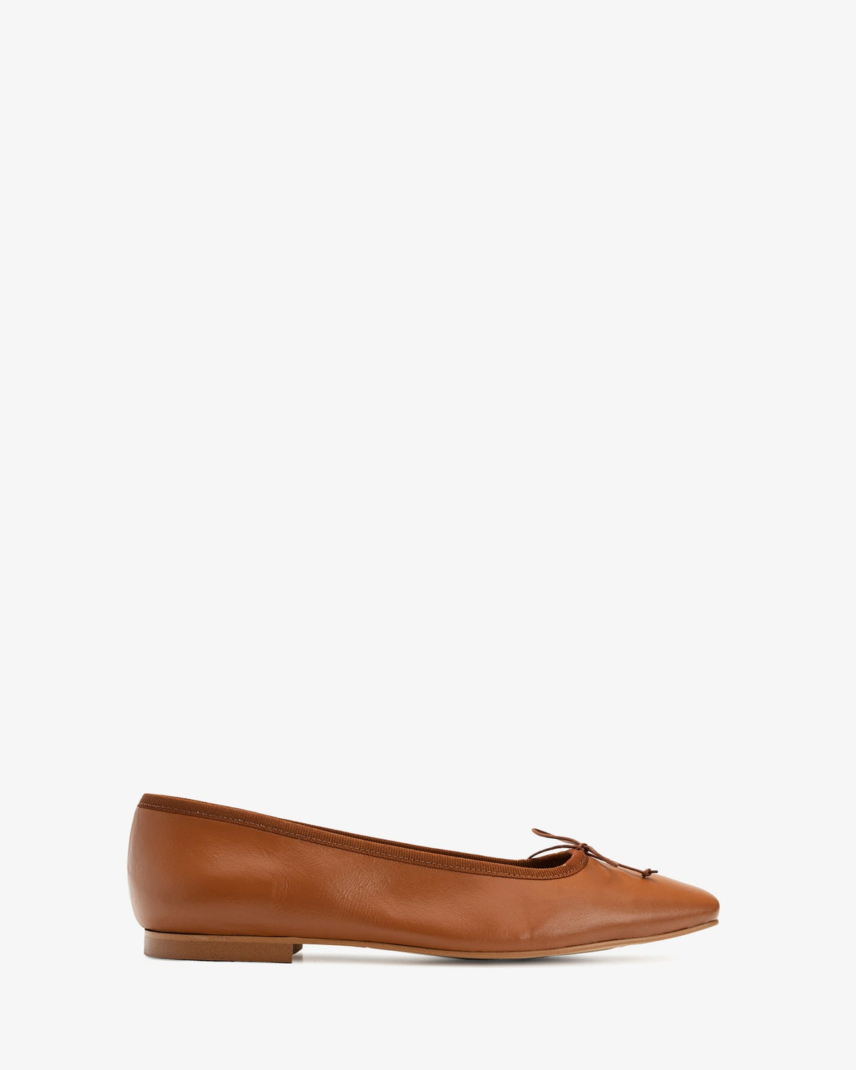 Flat ballerina flats in leather-colored leather