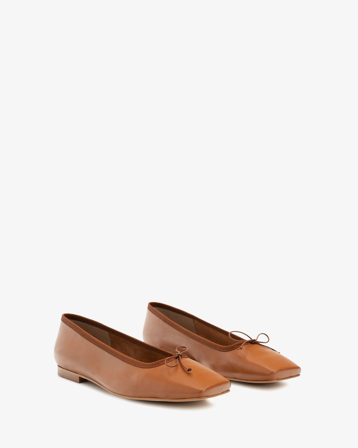 Flat ballerina flats in leather-colored leather