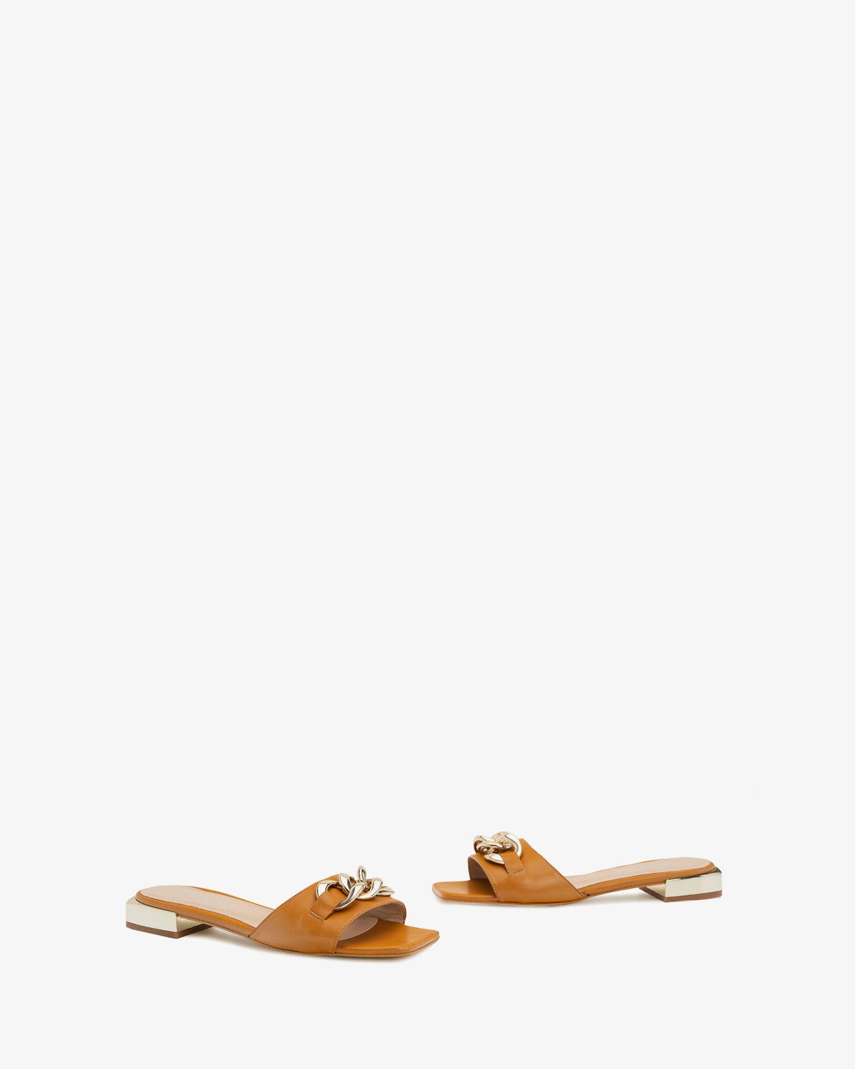 Flat Sandal in Camel Leather and Chain Detail