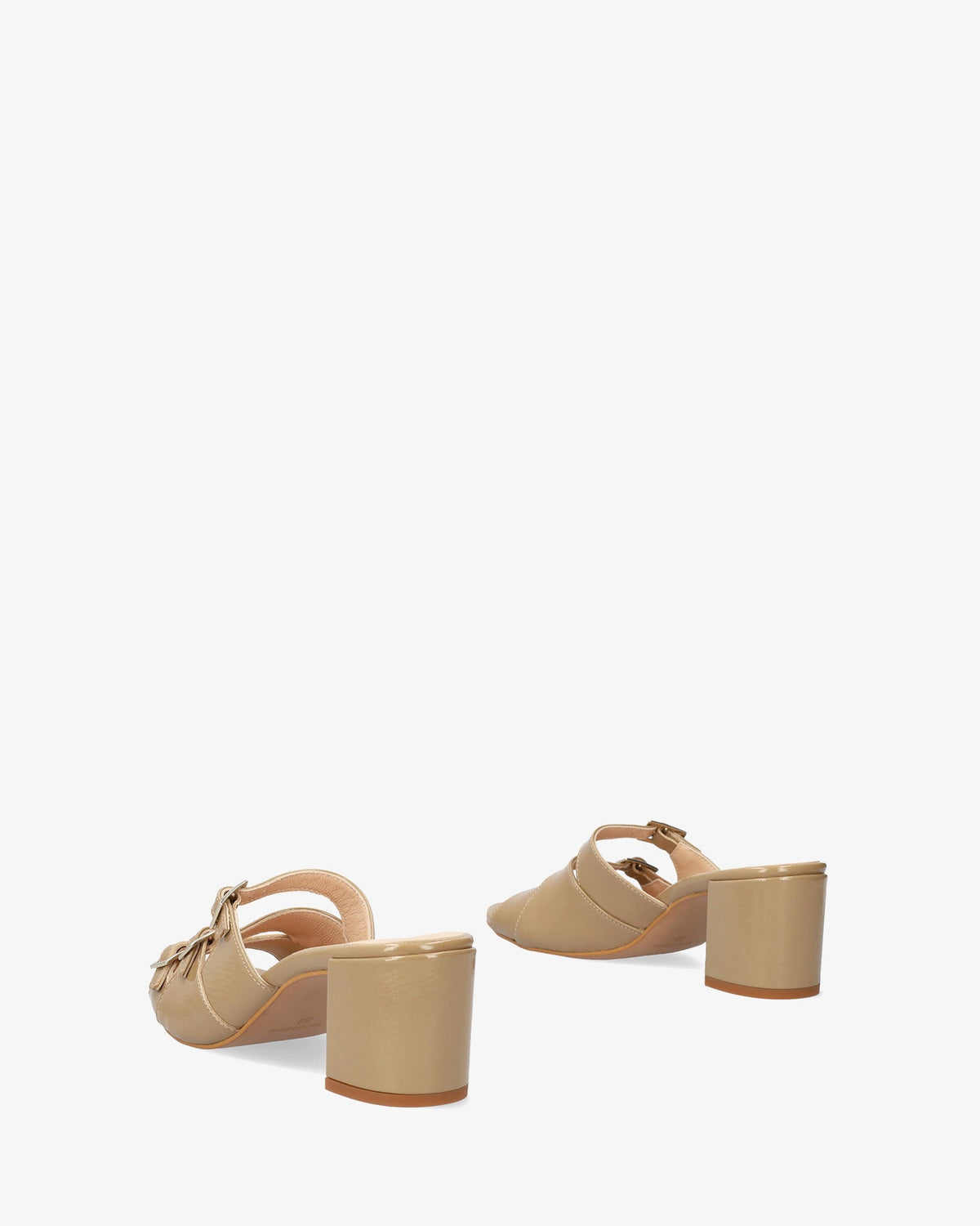 Patent leather beige sandal with heel