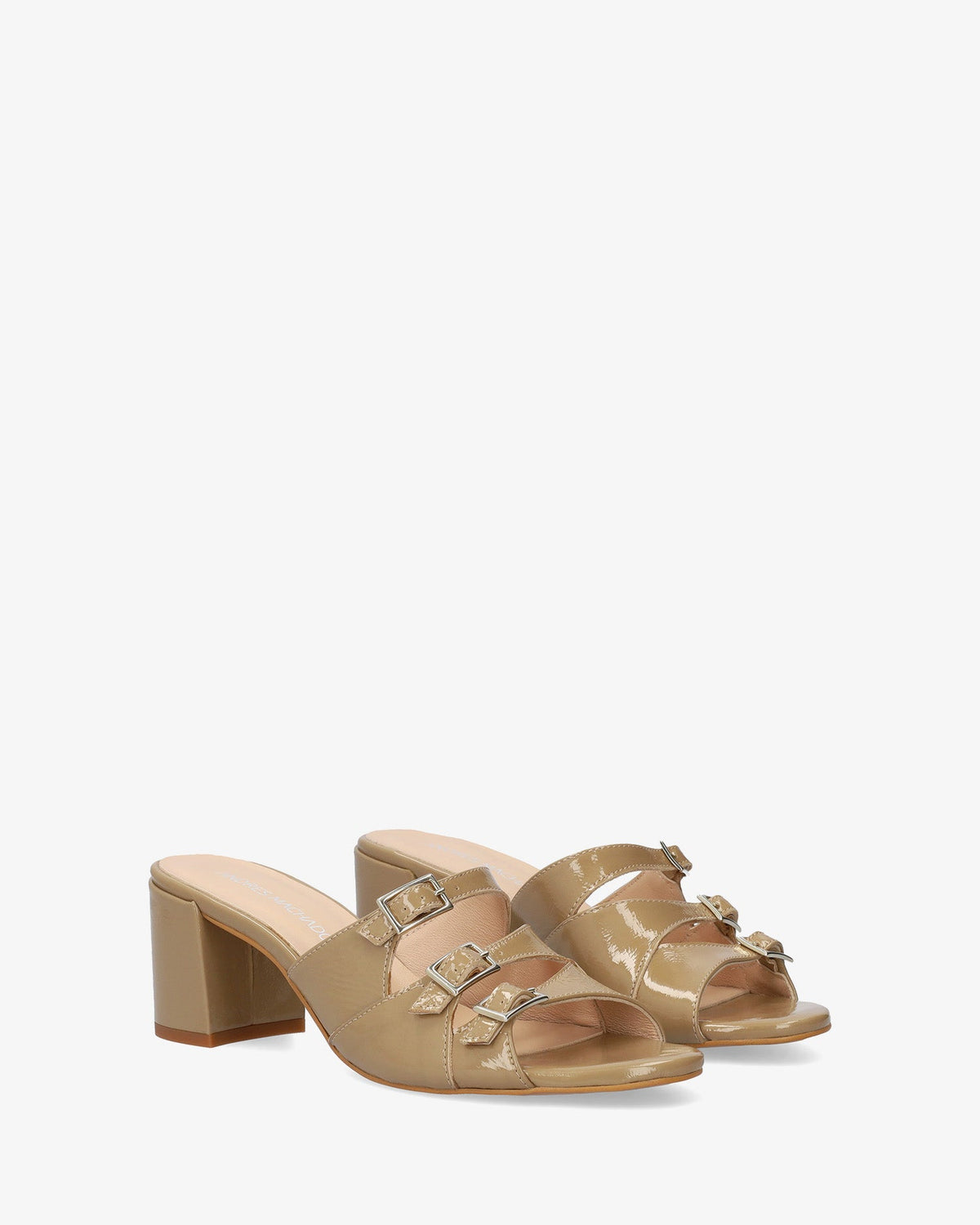 Patent leather beige sandal with heel