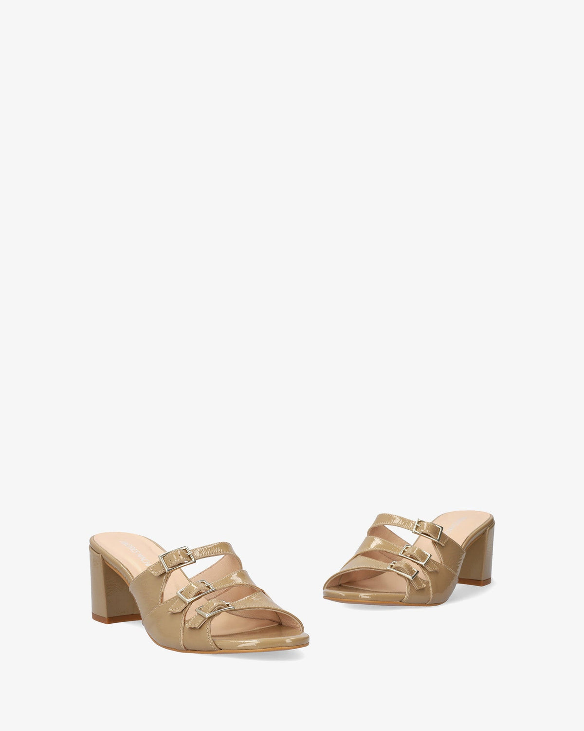 Patent leather beige sandal with heel