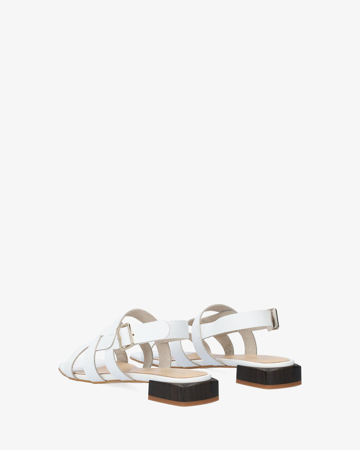 Flat sandal in white leather