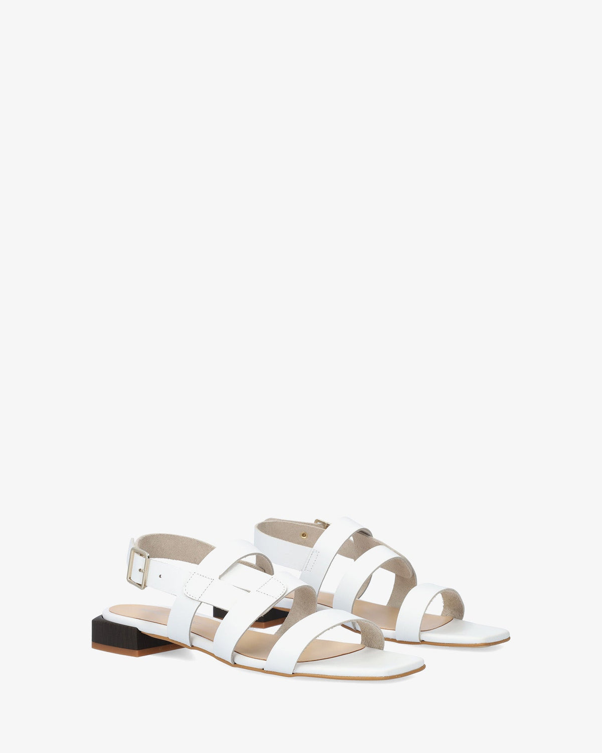 Flat sandal in white leather