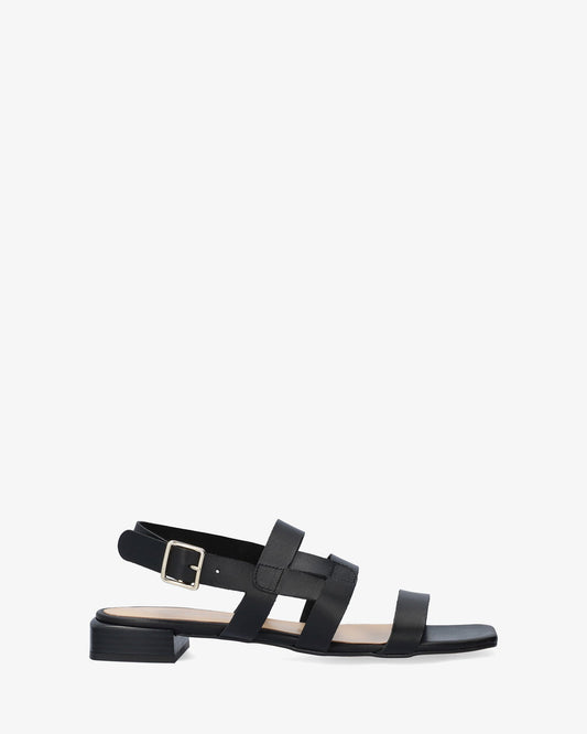 Sandalia plana en piel negro