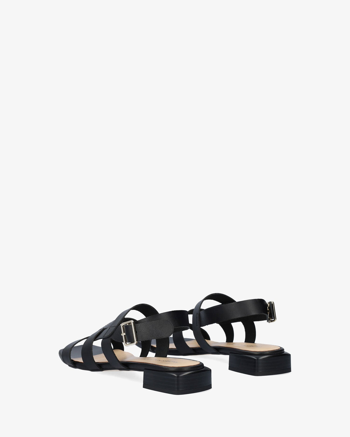 Sandalia plana en piel negro