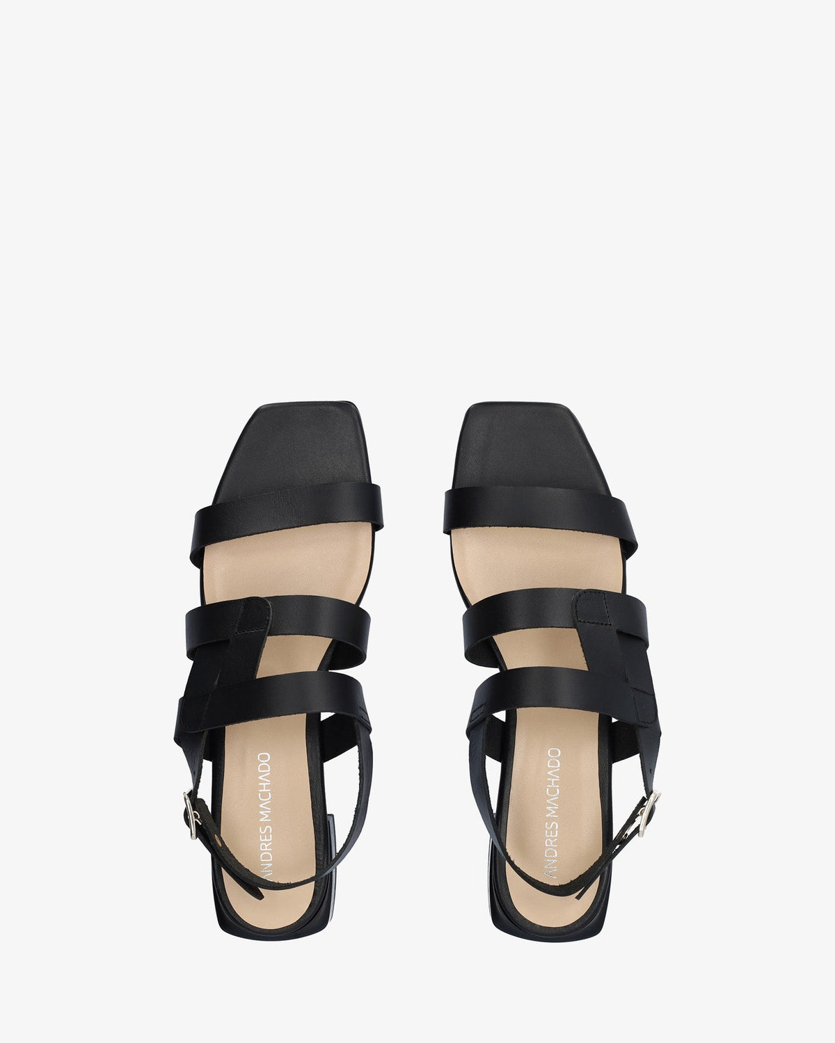 Sandalia plana en piel negro