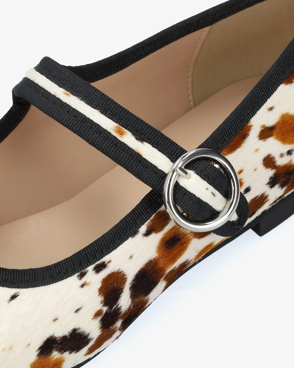 Bailarina plana en piel estampado cowhide