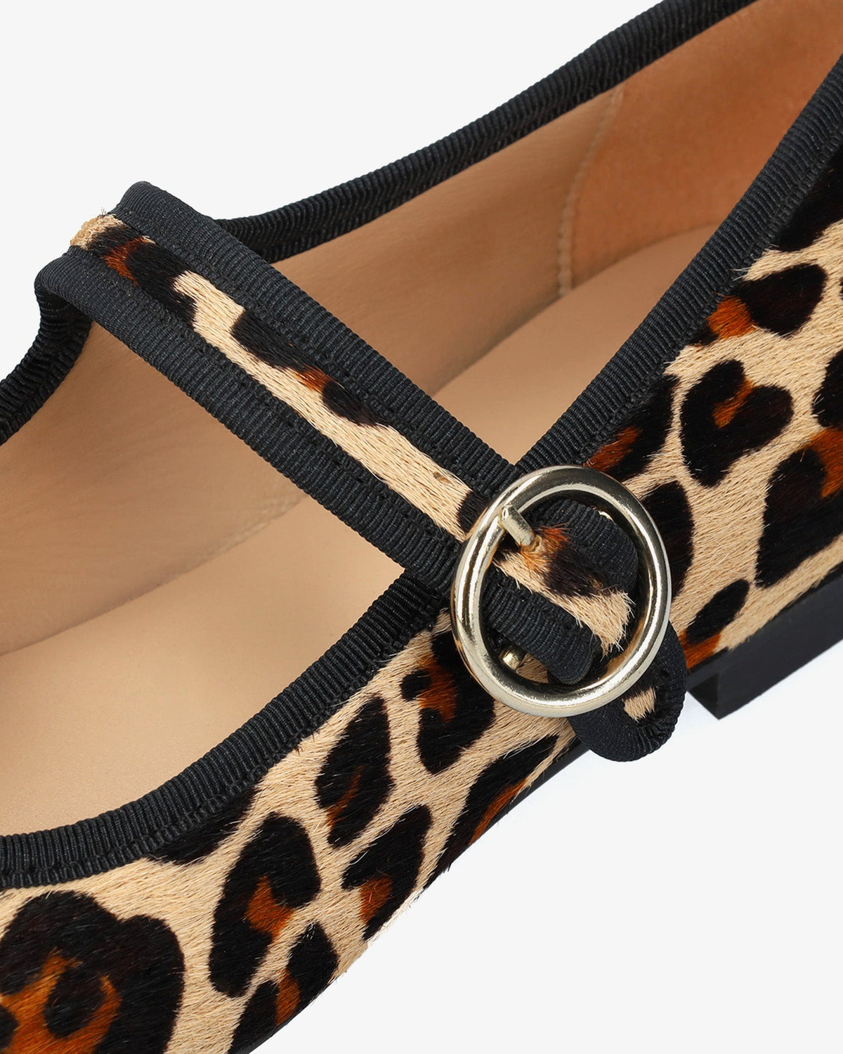 Bailarina plana en piel estampado leopardo